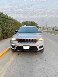 جيب گراند شيروكي 2024 4xe وارد امريكي ثلاث انظمة  حجم المكينة:2000 تير...