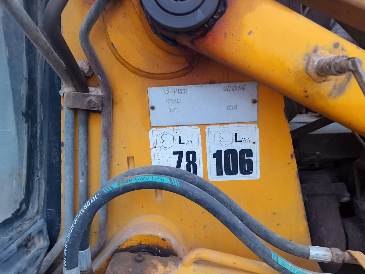 للبيع حفاره JCB موديل 1998
لاستفسار ***********
