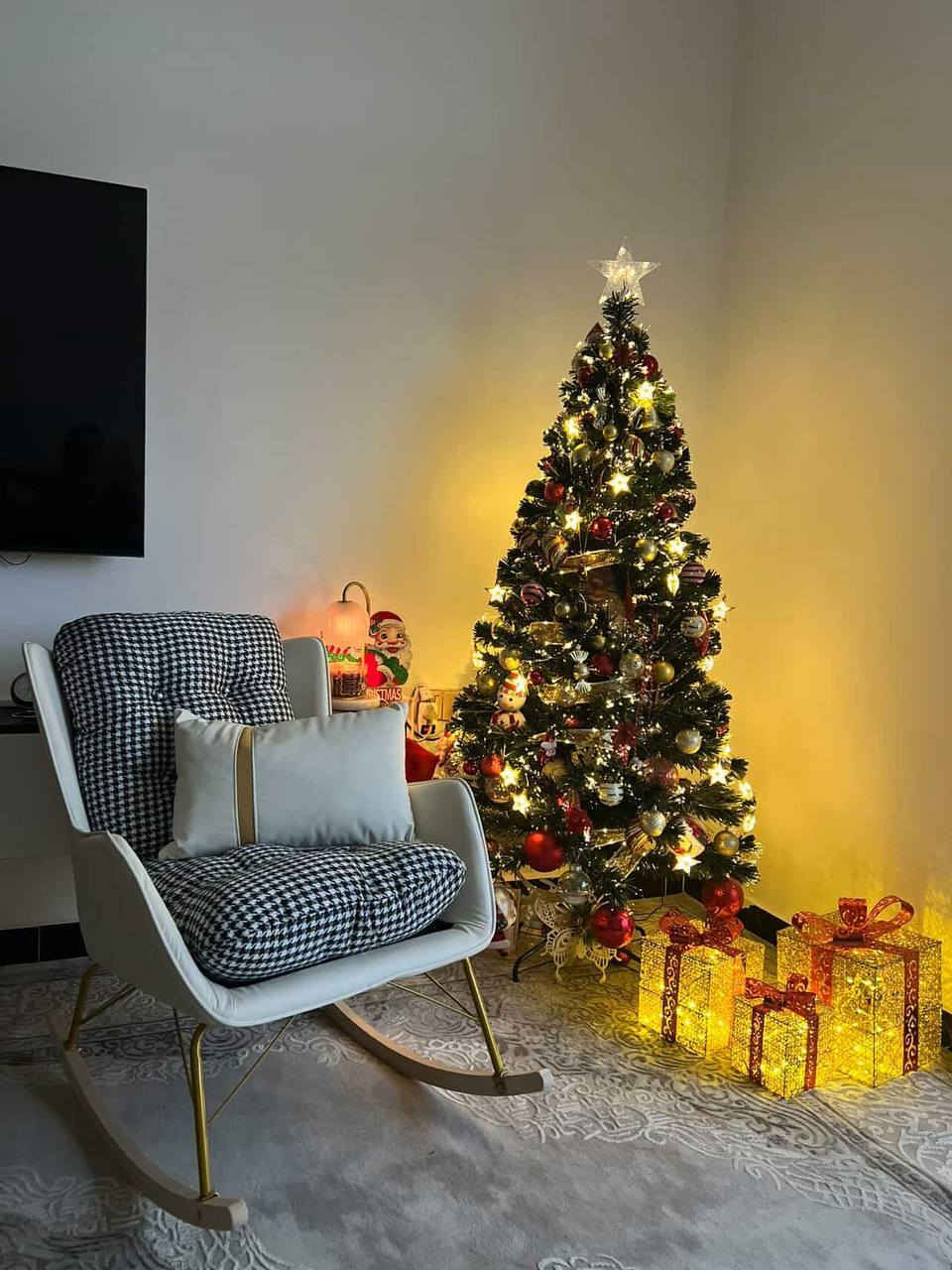 كرسي هزاز ، تصميمه كلش مريح، وبي دعم طبي للظهر 
الحشوة ناعمة والقماش فخم،

📐 العمق 80 سم * العرض 80 سم * الارتفاع 90 سم


**إذا كنت صاحب هذا الإعلان وتريد حذفه لأي سبب، رجاءا أرسل رسالة إلى الدعم الفني**