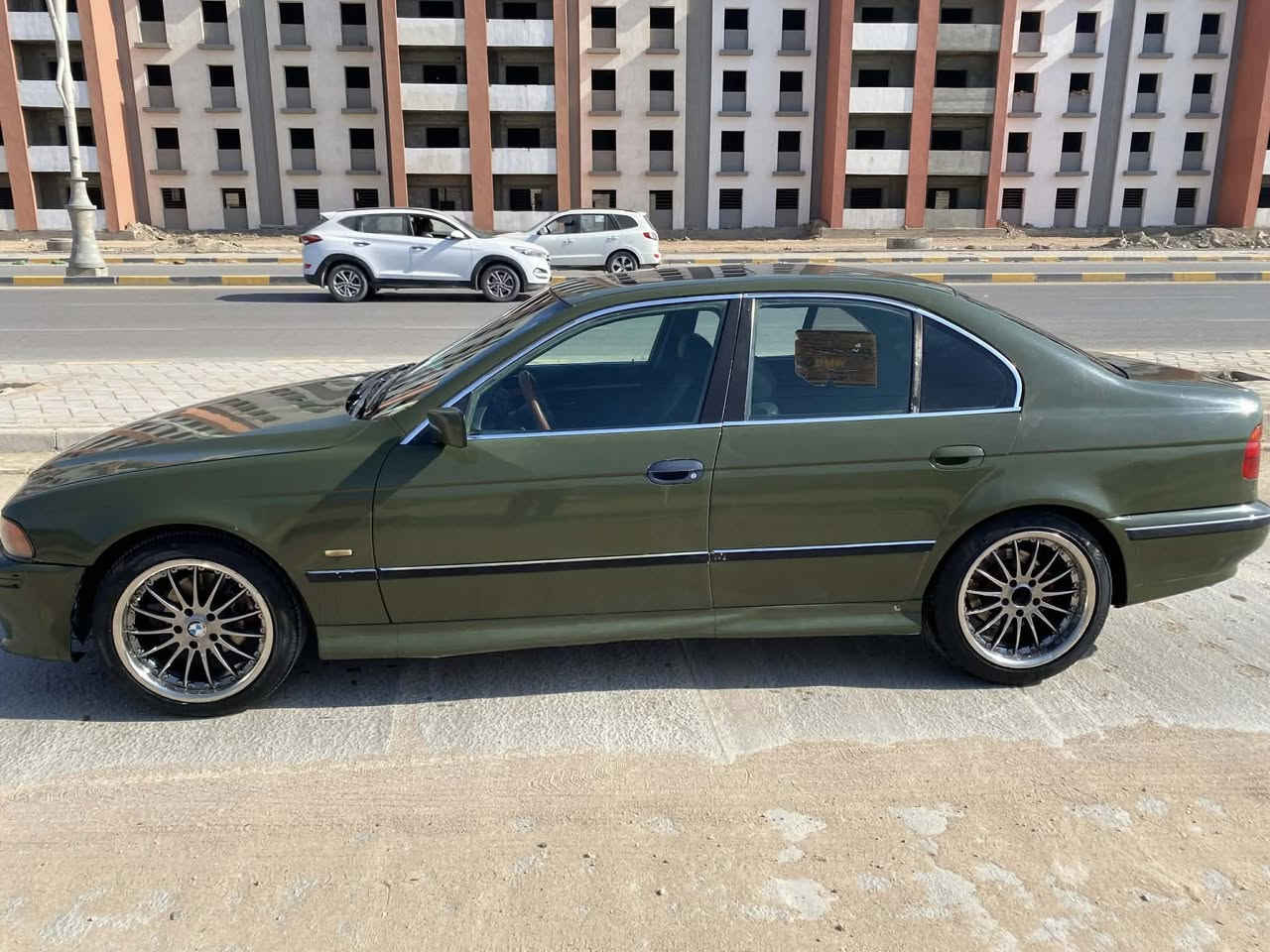 BMW 1996           السعر 60 وبيه مجال


**إذا كنت صاحب هذا الإعلان وتريد حذفه لأي سبب، رجاءا أرسل رسالة إلى الدعم الفني**