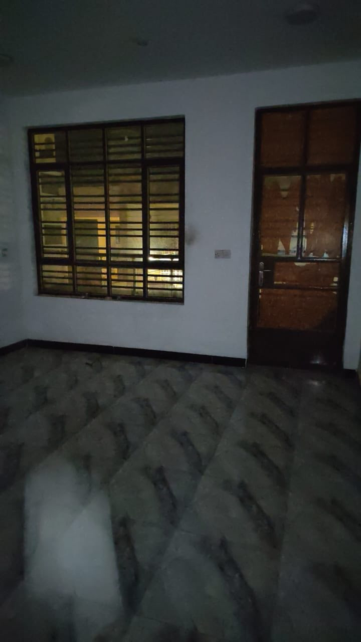 للايجار في السيدية لدى مكتب الاعتماد الهندسي للعقار
————————————

بيت مساحة 50م يحتوي على 

غرفتين نوم 

صالة

مطبخ

خدمات 

———————————-

للاستفسار :***********📞
