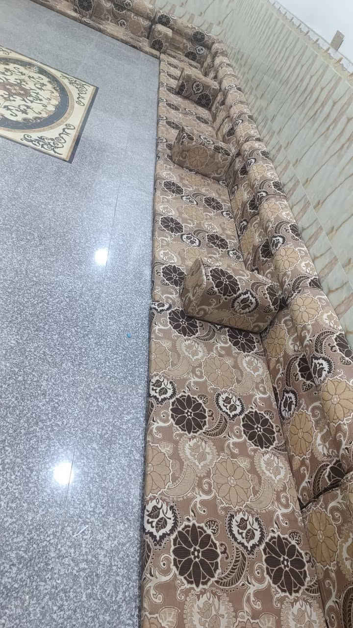 جلسه عربيه البيع نضيفه 19متر إسفنج مضغوط سعر 400 وبيها مجال ***********
