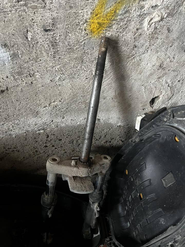 سلام عليكم
تفصيخ ثعلب 

شتريد موجود ماعده الشاصي والدبلات الاماميه والمكينه مبيوعات جوه السوك 

عقل ب20

لحيه ب10

كفرات بيهن ضرر ب25

دشبول كامل ويه مجمع وسوادب25

ضفيره كامله ب25

ماشه ب20

سكنات خلفيه واماميه ب20

بكلايات كامل ب15

مجمع مال بانزين كامل هوه والجوين ب20

عمبار بريك كامل هوه والصونده ب15

جنطه كامله ب15

كاعيه ب10

زوج ويلات ب20

 واذا تريدهن شعلع عادي 

متواجد على نت اي وقت اول الاتصال مكاني كاظميه

***********
