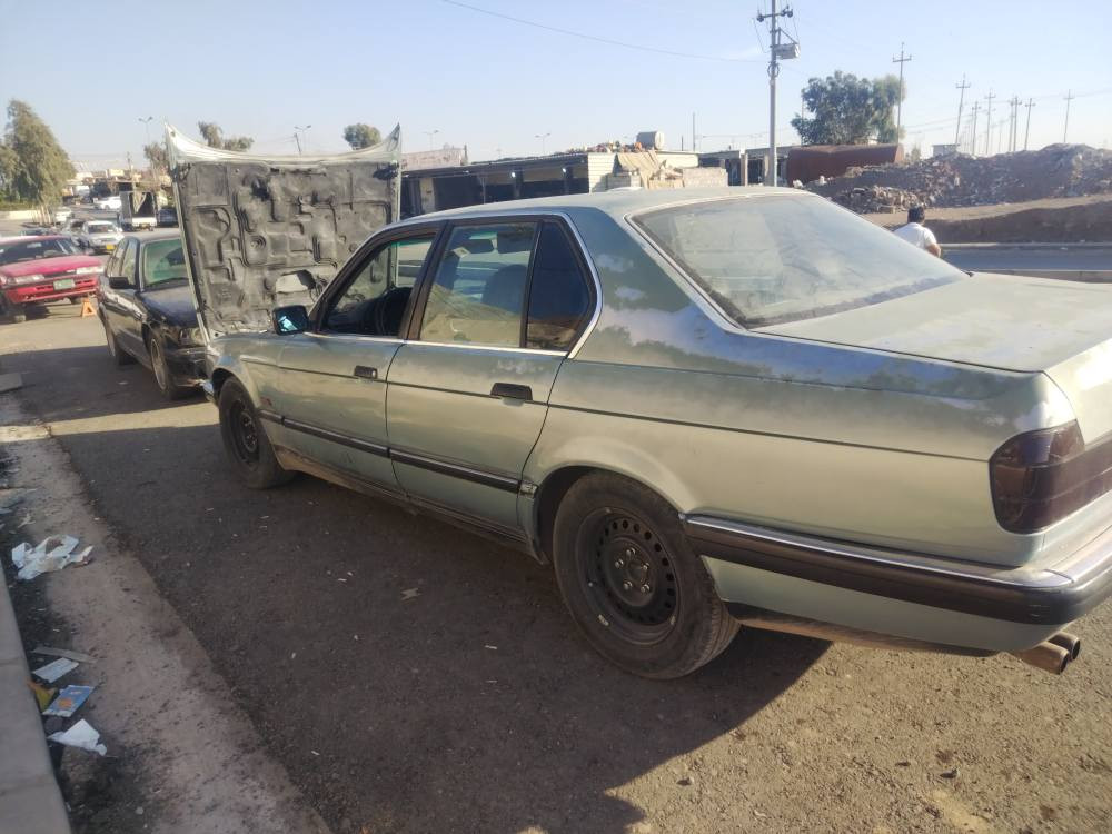 Bmw 730 گیڕ و مەکینە بەشەرت تەقەو ڕەقەی بەشەرت مەکینەی تەحمیر کراوە سەوتی تیا نیە چرکەی تیا نیە جەمپەکی خەفیفی پیشەوە لای سایەق هەیتی پشتی کەپسە ئاڕم پلاستیک سلێمانی بەشەرت رەقەم اسلی ڕەقەم شانسی بەشەرت موسو بڕاوە و وەرگەڕان بەشەرت ژم *********** الحمدانية, نينوى
