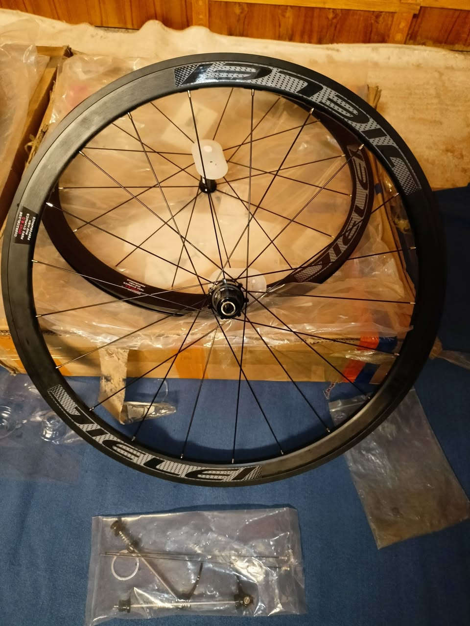 السلام عليكم ورحمة
زوج وياله ماركة 

صوت طرب 
بطيخات كاربون 

مزاد اعلى سعر


**إذا كنت صاحب هذا الإعلان وتريد حذفه لأي سبب، رجاءا أرسل رسالة إلى الدعم الفني**