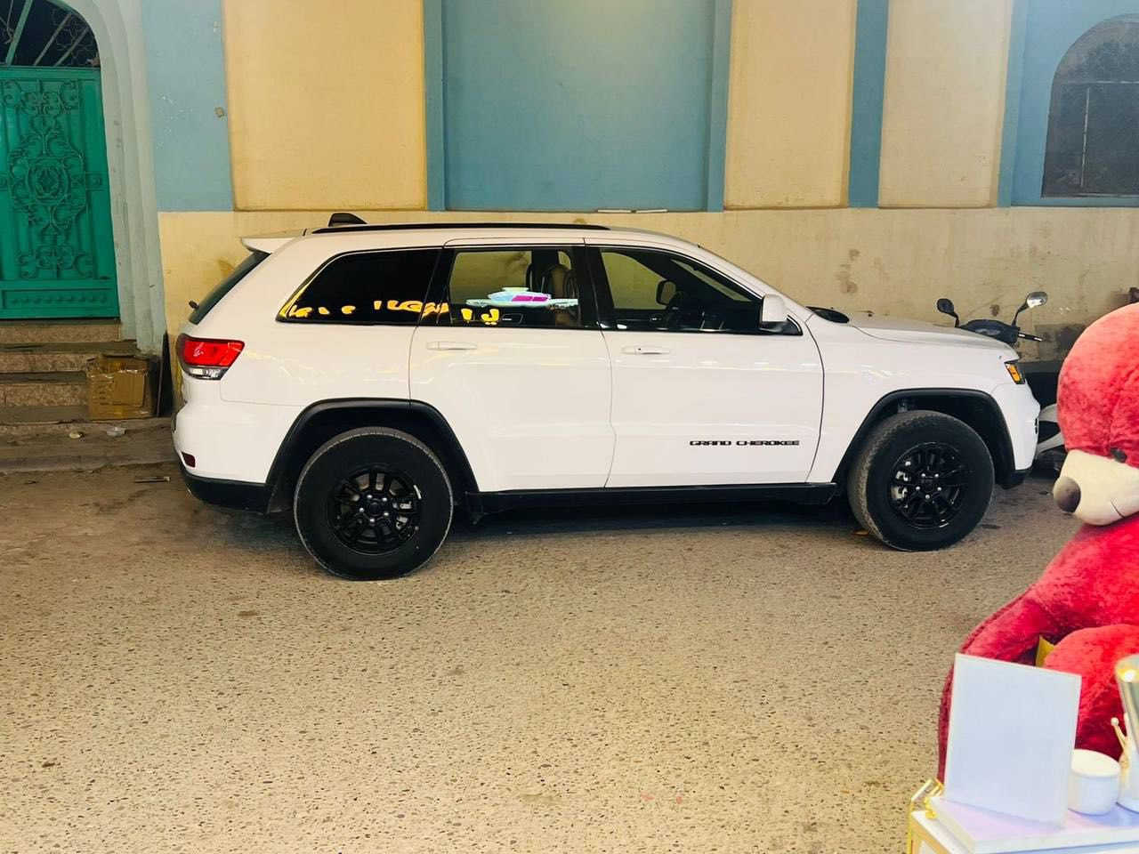 جيب  امريكي للبيع موديل 2018 🚙🔥
محرك 3600 وأداء قوي وثبات عالي بالطريق

✨ بصمة أبواب
✨ كامرة خلفية
✨ حساسات خلفية

السيارة نظيفة واستعمال شخصي، والفحص موجود
والأضرار موضحة بصورة السونار حتى يكون كلشي واضح للمشتري 🤍
مكان السياره ذي قار قضاء الرفاعي


**إذا كنت صاحب هذا الإعلان وتريد حذفه لأي سبب، رجاءا أرسل رسالة إلى الدعم الفني**
