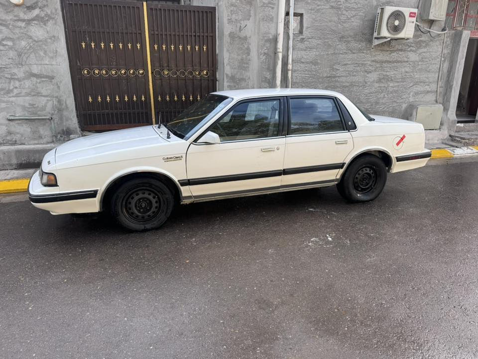 اولدز 🇺🇸1990 السياره جاهزه من كل النواحي كلشي شغال بيها كير مكينه كهربائيات كلها  خير من الله رقم بغداد تحويل ثاني يوم شرط التحويل مكان السيارة فلوجة*********** 
السعر 38$
