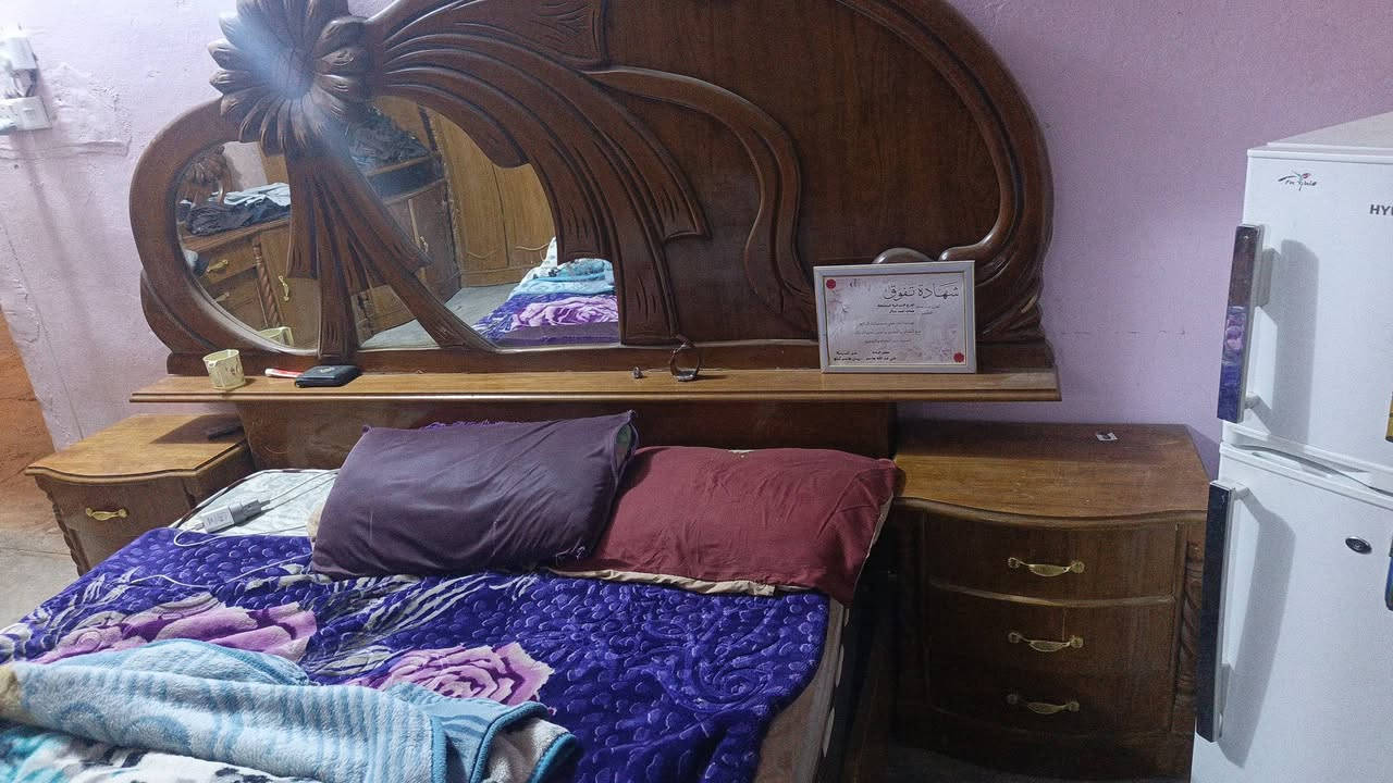 غرفه للبيع السعر ٩٥٠ثلاجه ١١٠كنديشن ٣٦٠الاستفسار ***********
