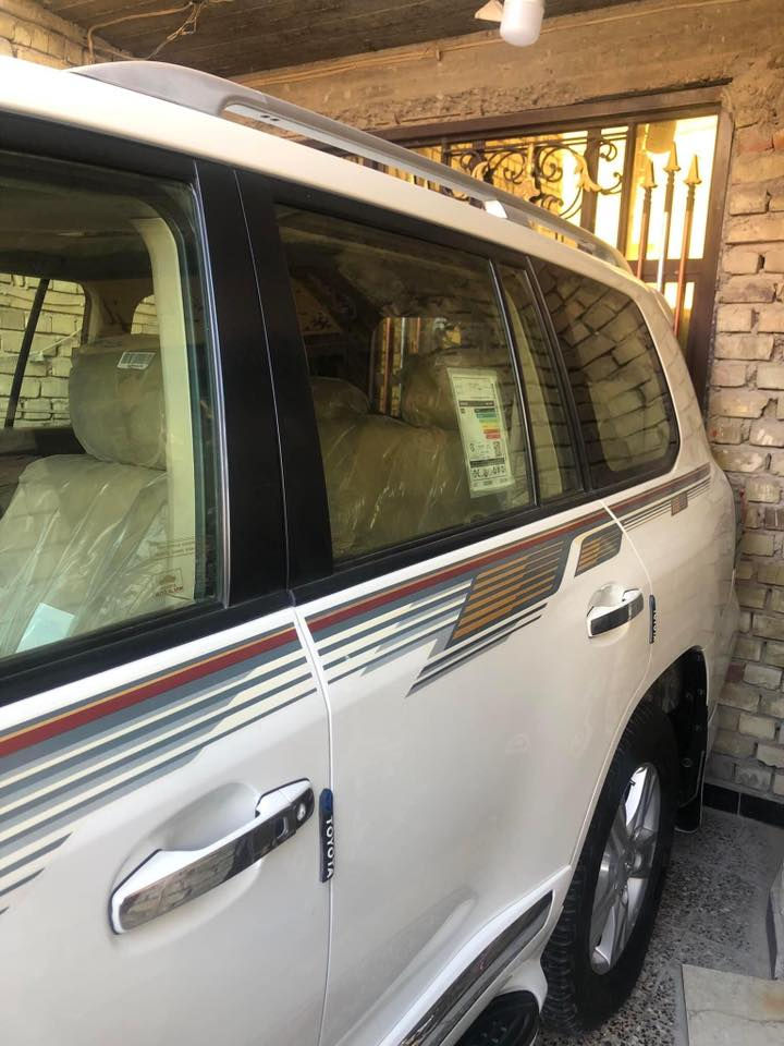 السلام عليكم
لاندكروز بريم

موديل :2014 
ماشية : 171 KM
المواصفات :
فتحة 
بصمه 
كشنات كهرباء 
كشنات جلد 
داخل بيجي 
تحكم ستيرن 
صاجات 
 3 قطع تبريد 
 7 راكب 
حساسات امامية + خلفية 
لايت زنون 
بلوجكتور 
زراك لايت 
لد امامي 
هوك سحب 
فور ويل 4x4

المكينة 6 ;4000 
مري شفط كهرباء 
اشاير بالمري 
دوسات 
ويل كب كروم 
نيكلات  
بصمة عدد 2 
(رقم بغداد )دولي 

ملاحظة:  السيارة بيها مكفوله ماعدا بارد في جاملغ الايمن اصبعين 
((السيارة جديدة جداً بدون اي نقص))

السعر : 415 وبيها مجال بسيط 

العنوان : بغداد 

للاستفسار
 ***********
