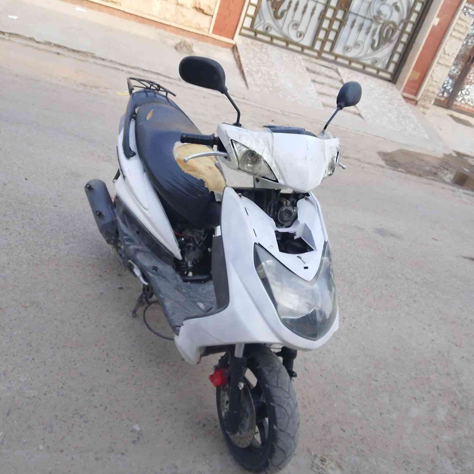 سلام عليكم سكنس فحل كهربائيات خير من الله كلجات فول شلعة ومعدل باتري جديد كابريتر جديد بركيات فول كفرات صلي مختم مكينة بيه تبخير قليل ونوبات تكطع تبخير المكينة خرسة دراجة شغل وطلع لكربلاة سعر 375/ وبيه مجال قليل ***********/ مكان بغداد شارع فلسطين
