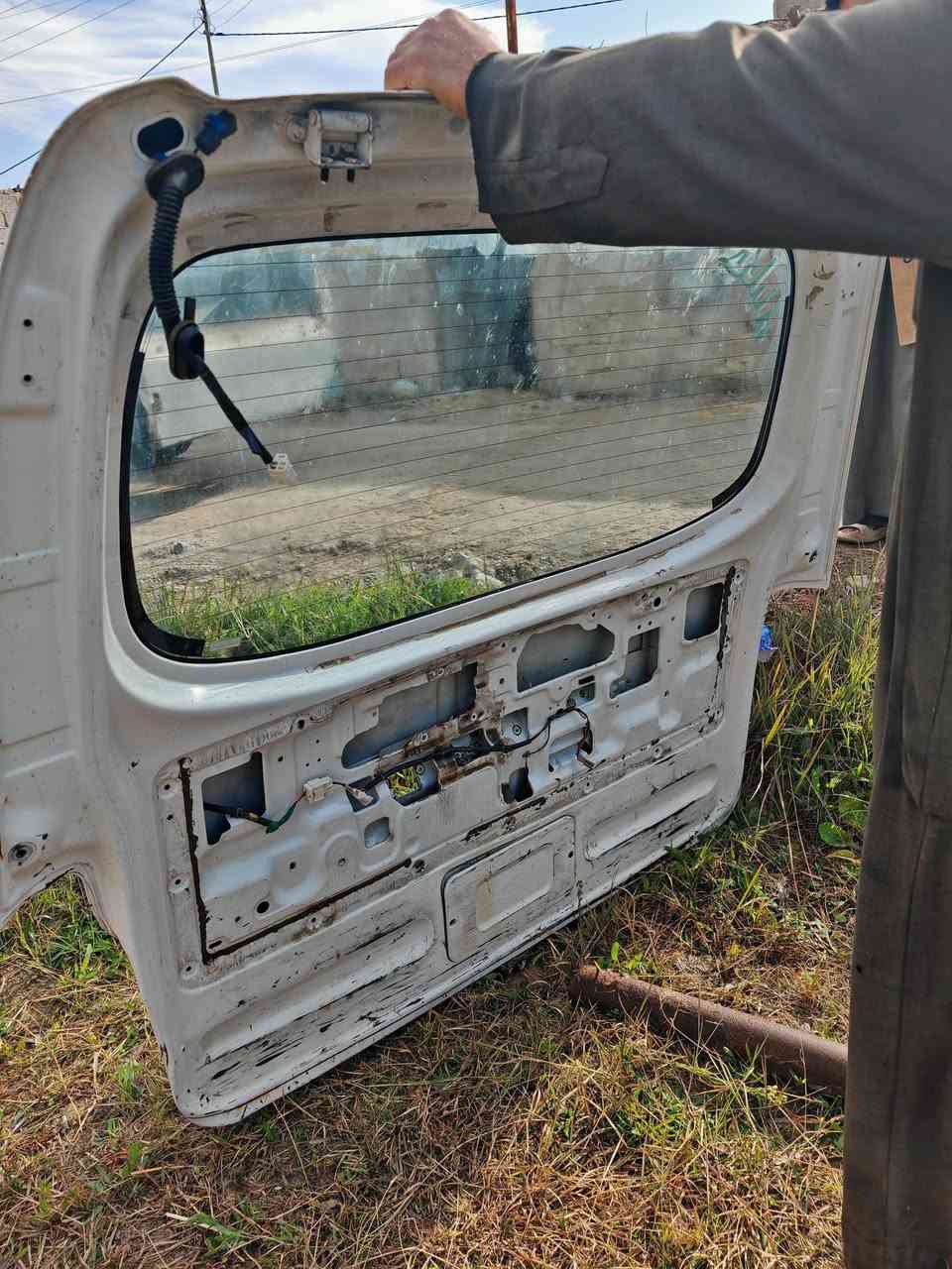 باب جنطة نيسان يورفان 2008 قيم واخذ مكان بغداد ناحية الرشيد او المحمودية
***********
***********
