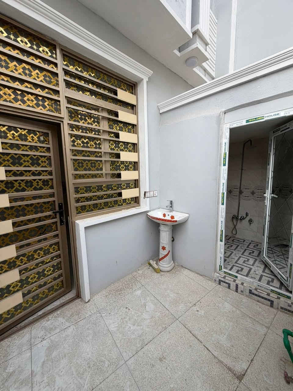 بيوتً اللبيع نقد   أو    اقساط اقساط
العنوان كربلاء ملحق حي سومر خلف المستشفى ابو مهدي المهندس مساحة البيت الواحد 55 متر طابق ونص بناء طابوق يصلح سكن او حسينية للزوار طابو زراعي سند 25قرار محكمة كافة الخدمات خدمات  موجودة ماء مجاري كهرباء تبليط اي استفسار الاتصال على الأرقام التالية واتساب
 ***********
***********
***********
