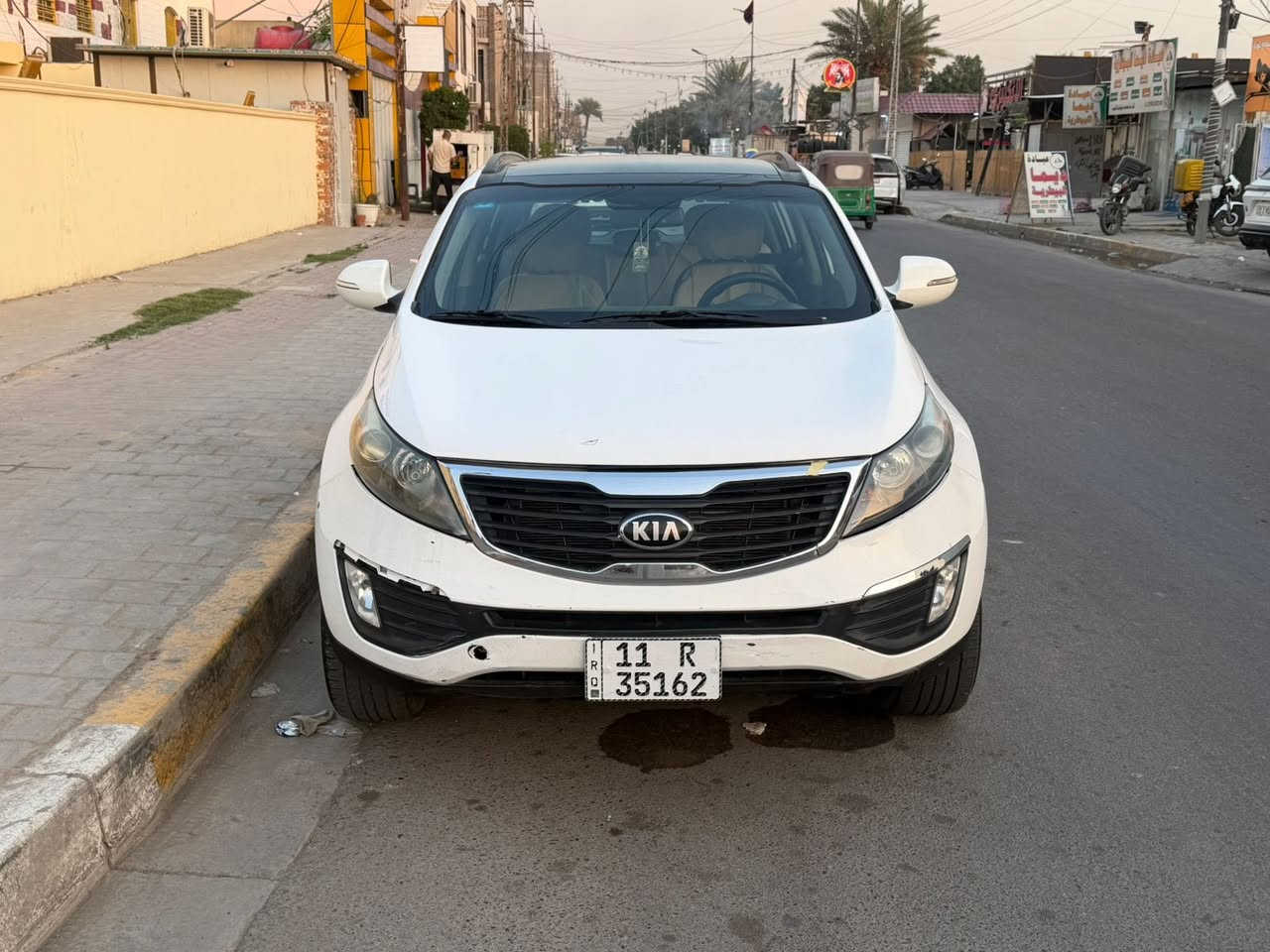 سبورتج 2014  خليجي فول عده البصمة
ماشية 144 الف 
المواصفات
1- بانوراما 
2- شاشة
3-حساسات خلفية
4- سايدبريك بل رجل
5- مري شفط
6 محرك 2000 دوش
9- اشاير بالمري
10- شاشة 
11- رقم بغداد  الجديد
وباقي المواصفات معروفة

بيه مكانت صبغ 
بدون دواخل
 سونار مرفق بل منشور 

السعر 122 وبيه مجال 
العنوان بغداد حي البنوك
***********
