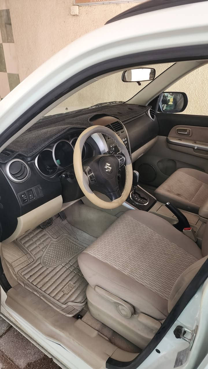 للبيع سازوكي كراند فيتارا 2014
محرك 4 سلندر 2400 
دفع رباعي 4×4
وارد خليجي
بصمة 
ماشية 60 الف 
مصبوغة حزام للجمالية 
 ومبدل بنيد 
السعر 95 وبيها مجال 

للتواصل : ***********
