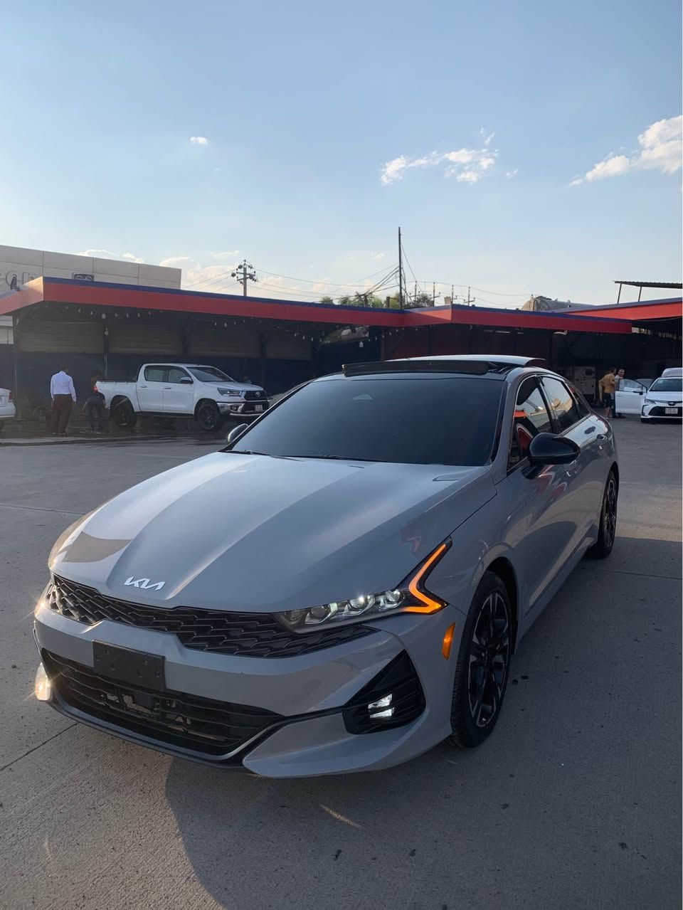 Kia K5
مديل 2024
سيارة كلين تايتل جديد جديد
مواصفات /فول فول واحد علي واحد
ماشية 7  الف ميل
سيارة شرط رقم ترقيم شيمالي فقط
مدة رقم باقي 3شهر تكليف رقم 11.5$وره قة
سعر 215$و بيها مجال
كفالة عامة 
مكان اربيل مدينة معارض 
(***********) اكر, نينوى
