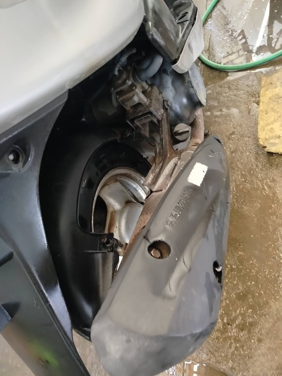 ماكس قجمه كامله ماناقصه برغي قبل يومين مجفته وغراض حاويه فول نعومه صوتها مايسنمع شلعه ومعدل على الشرط والفحص شغاله من الطول للطول سعر 550 وبيها مجال للشراي مكان ديوانيه مركز


**إذا كنت صاحب هذا الإعلان وتريد حذفه لأي سبب، رجاءا أرسل رسالة إلى الدعم الفني**