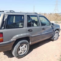 جيب شيروكي موديل 1995سياره بلاد وضع الشركه مكينه وكير بلاد 6 تخم تاير ...