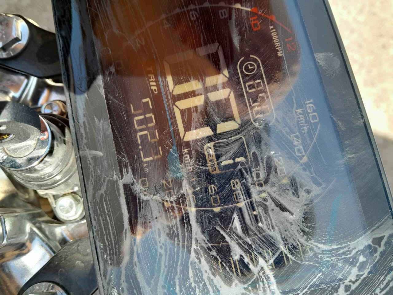 سلام عليكم تايكر للبيع موديل ٢٠٠٢٦ بعدة  ع دهن شركه ***********
