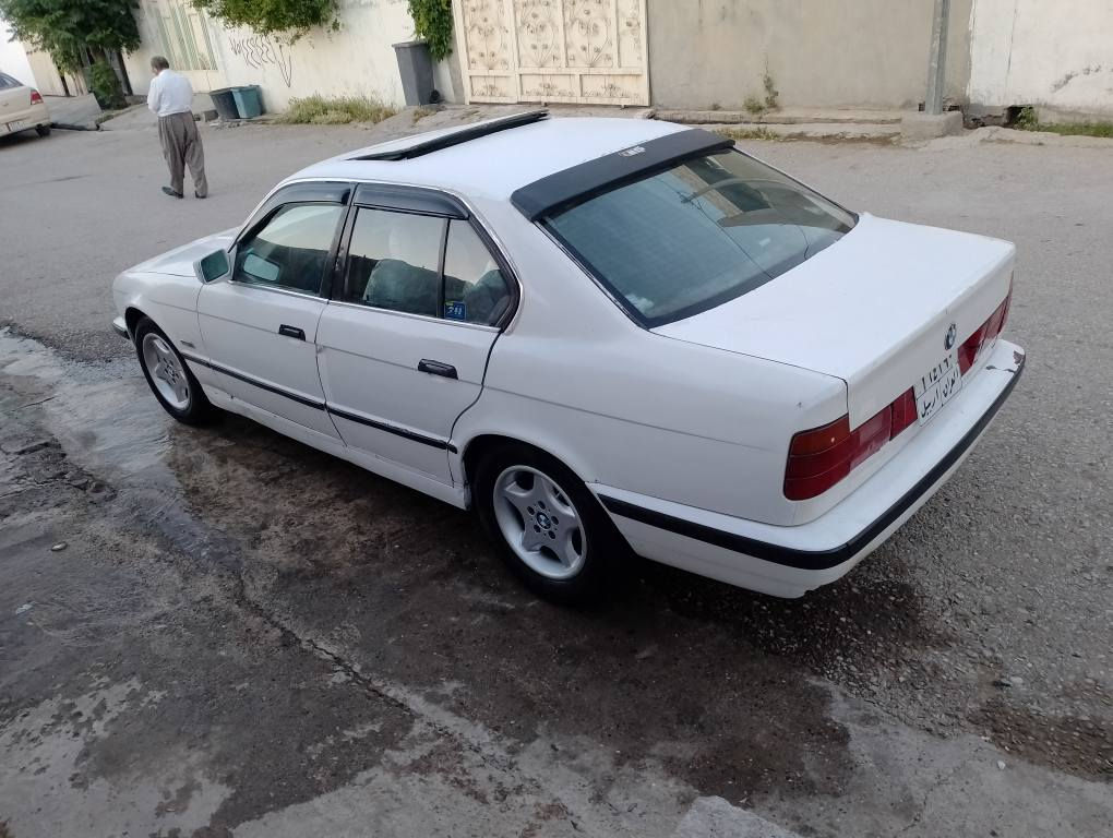 BMW 520 کەپس
گێڕعادی سەرەتا سەیارەکە
ئەولیاتە حجزوئەوەلیات بەشەرت مۆدیل1988
بەس دووشانی پشتەوەی مەعجونی هەیەباقی هیچ جێگایەکی چەکوجی نیە
کارەبای گێڕمەکینەبەشەرت
سەنوی ئەسلی لەگەل دایە
ئەوەلیاتەسعری بێ معامەلە
25$واتەقفل شوێن هەولێربەحرکە
ژ.م.***********
گۆڕینەوەم هەیە بەسەیارەی تحویل ڕەقەم هەولێر أربيل, العراق
