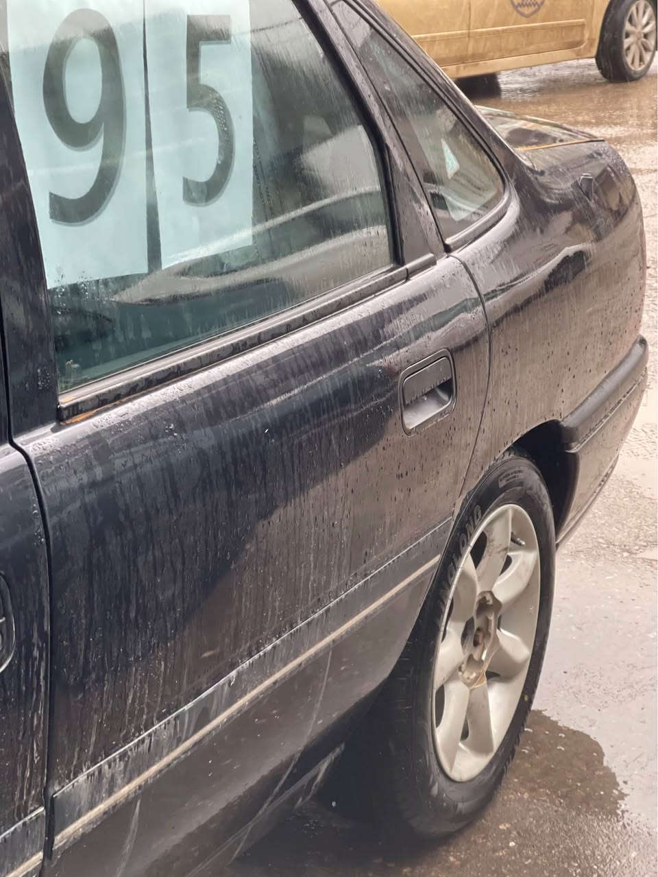 ئۆپڵ ڤیکترا مۆدێل1995 مەکینە 18 گێڕ ئۆتۆماتیک فول فول مواسەفات سەنەوی هەتا2029تازەیە هەزەی هەتا2026تازەیە 4تایە و ویلی لۆکی لەژێردایە کامل بۆیاخە لەسەر ساخی پێشی کەپسە دوای جەپێکی بچووکی هەیە شایەنی باس نییە سەیارەکە کارەبای بەشەرت زۆر کپ و نەرموو خۆشە  4جام کارەبای ئاوێنە کارەبای ئاوێنە هیتەر زۆر مواسەفاتی تر سەیارەکە بەس ماشااللە دەوێت لەدەعامی پێشەوە بۆ دەعامی دواوە بەشەرت ماڵی دۆستە سەیارەکە خۆی دیارە پێویست بەوەسف کردن ناکات 
ئاسیا/***********
کۆرەک/***********
سعر/47گەڵاو معامەلە
شوێن /سلێمانی السليمانية, العراق
