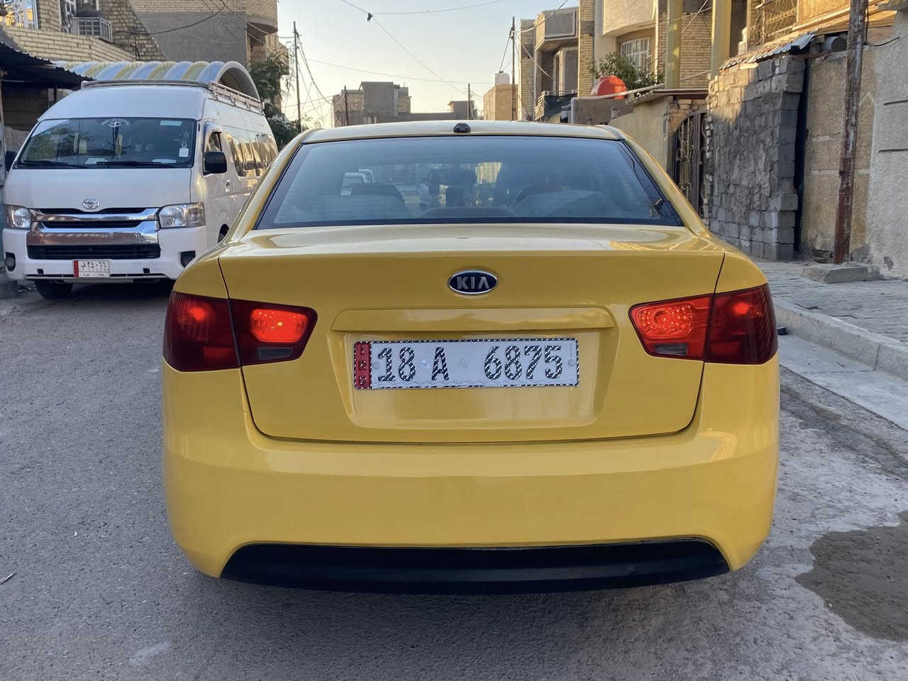 السلام عليك اخوان اقرو المنشور واني بخدمتكم
نوع السيارة.KIA FORTE
المديل.2011
نوع الفئه.EX
نوع الكير.AT
حجم المكينه.2000دوش
كير محرك تبريد بضمانتي خير من الله السيارة حلوه وناعمه رقم وسنويه جديده رقم بابل بسمي  هزه جديده  كهربائيات كله تغاله وتمام السياره جاهزه من كلشي حداديه تخم تاير جديد السيارة مصبوغه جديد صبغه اول مره لو نهه البلادي اسود  بدون دواخل فقط ايرباك ستيرن ضربته بمريكه جامل جهت السايق ومبدل واني عدي انطخت وبدلته نفسه يعني بيه قطعه وحده السيارة قبل لا اصبغه بثناء البصغ مصوره فديو توضيحي كامل لن اكون ناس متخاف الله
اليساره متعوب عليه وحلوه وعله ايدي اعرف شنو بيه مابيه اخوان رجائن اذا معجبك المنشور اتخطى ولتعلق تعليق سلبي وتكسر بحلال الناس 
السارة عارضهه 105وبيه مجال 
الرقم *********** مابي واتساب الستفسار اتصل عل رقم ومتواجد عل فيس وبخدمتكم مكان السيارة بغداد المحموديه وتحيه طيبه لكم .
