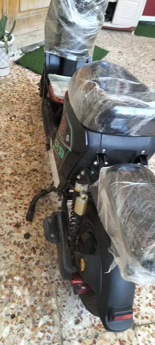 دىاجه r9 نضيفه سعرها  ٣٠٠ الف بطاريات ستوني شادهن حتا بطاريتها قديمه موجوده مديل ٢٠٢٥ كامل غراضها موجوده ماعدا شاشه مال دراجه ماتشتغل ومدكر امامي مابيها 

 بطارياتها كبار مو زغار وتاير خلفي جديد ستوني شاده
مكاني البصره القبله رقمي ***********
