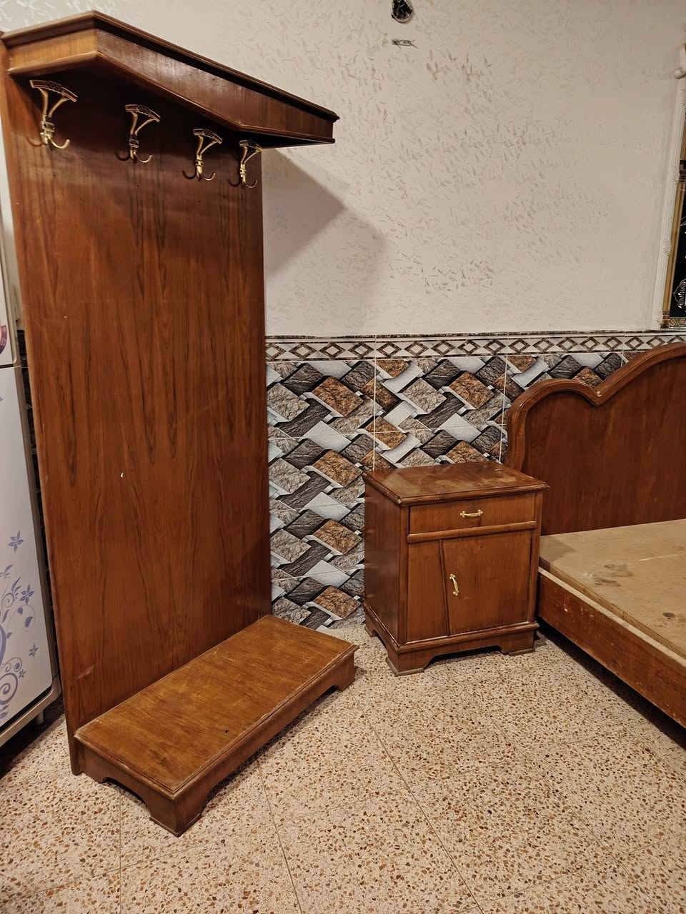 مکلف ب النشر غرفه نجاره تزکام صاج 6 ابواب للبیع مکانه کوت وای استفسار ع ***********
