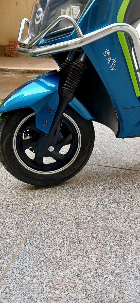 السلام عليكم دراجة شحن جديدة وعلى وضع الشركة ومابيهه اي نقص ست بطاريات كبار ملف ١٢٠٠ سرعة ٨٠ المكان حله ابو غرق ***********
