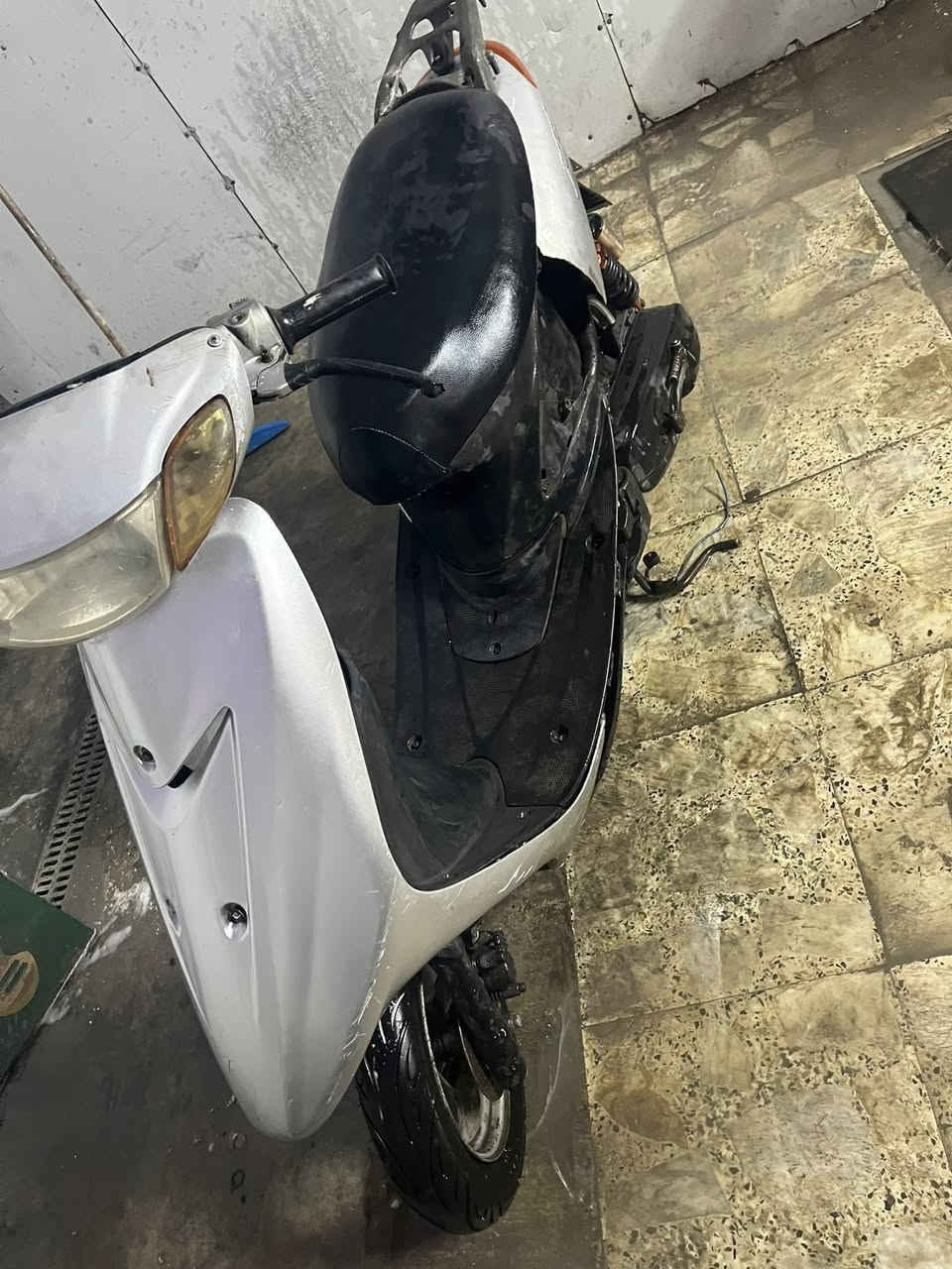 سلام عليكم دراجة 60 عصفوريه لبيع دراجة جاهزه سلف هندر دراجه بيها الكفر الصفح مكسوره منه قطعه شويه السعر 250 وبيها مجال المكان بغداد الشعب شارع صحه الرقم ***********
