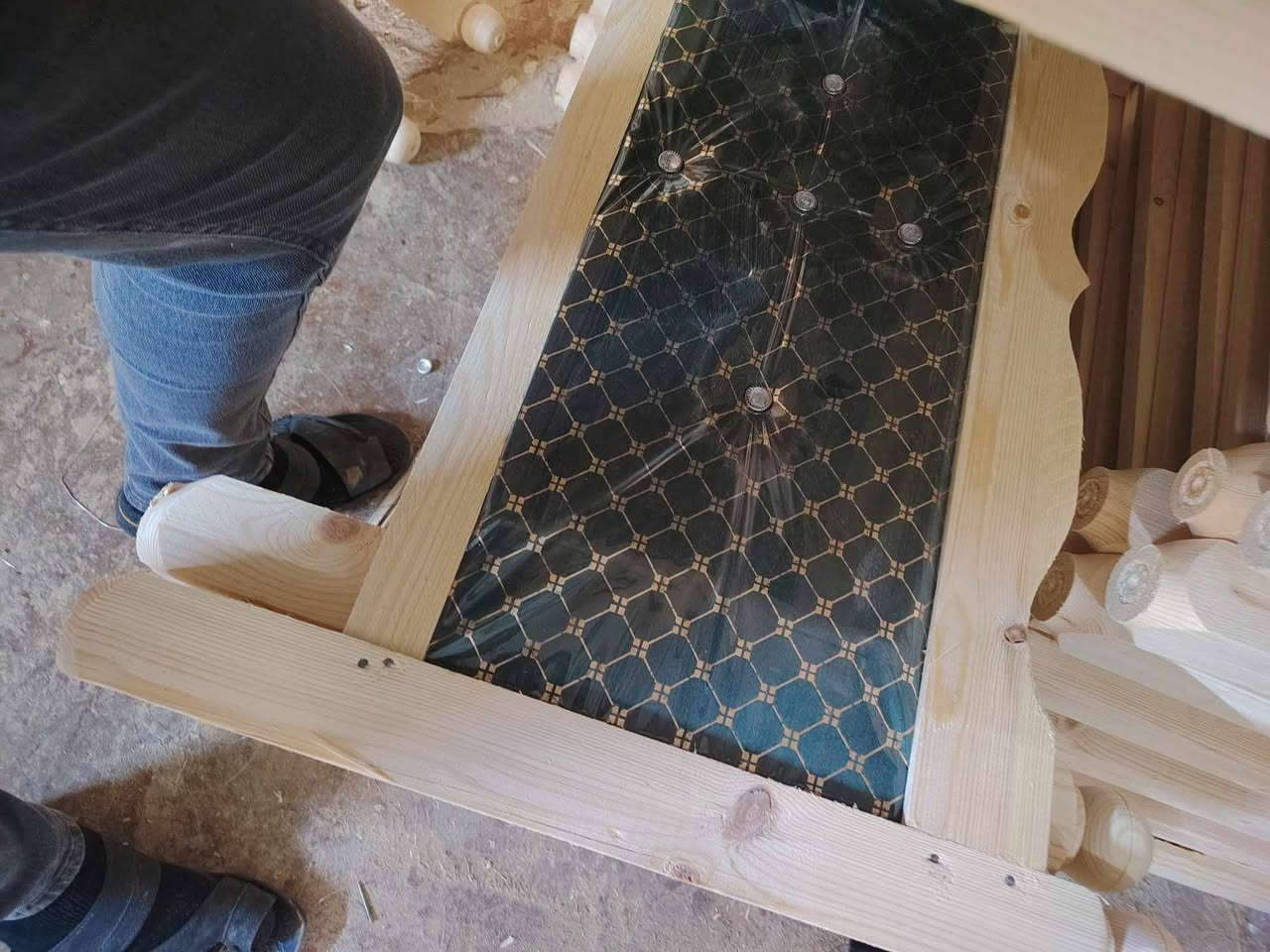 سرير خشب دوشه السعر 60.000الف  مع التوصيل 
الموقع المسيب حي المعلمين قرب مفروشات الربيعي 🌸 
 للاستفسار *********** 💯💯
