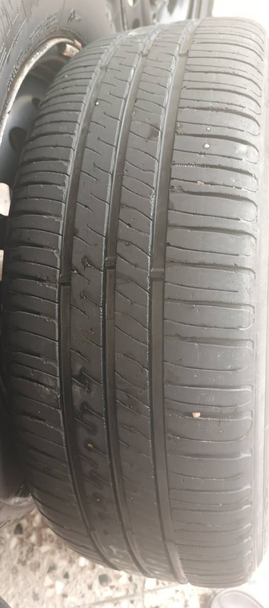 تخم ويل وتايرات حجم 16/65/215 للبيع نضيف سعره 180 مكانه نجف
***********
