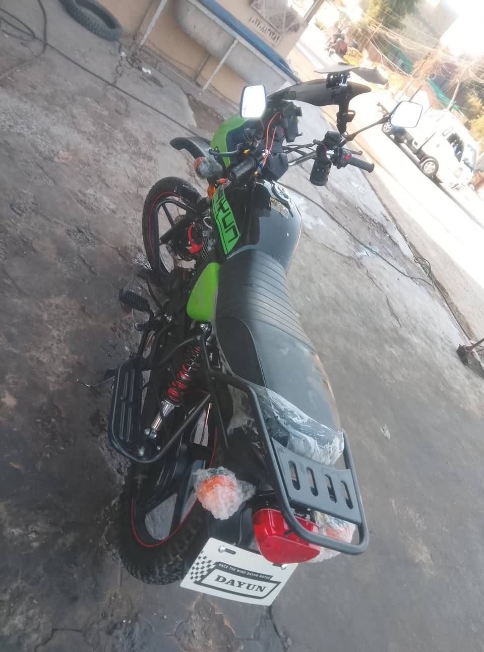 السلام عليكم دراجة دايوان جبلي مديل2025 . اسكنر.صار شهر من منزلهة يعني نازلة ب2026  دراجة جديدة وضع الشركة مكفولة كفالة عامة  السعر (1350) وبيها مجال شي بسيط مكاني بغداد بغداد الجديدة ***********
