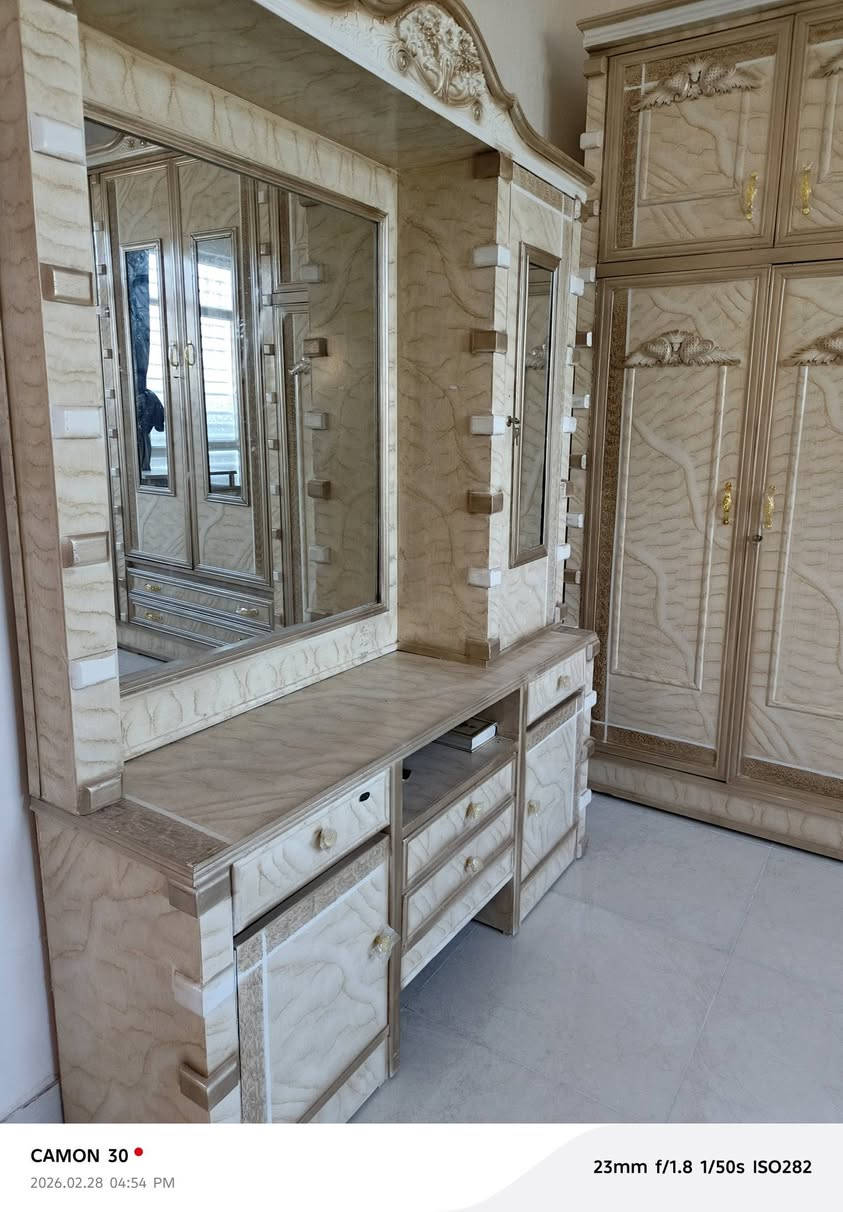 غرفه للبيع ماصار هواي مستعمله السعر خاص التواصل مع الرقم ***********
