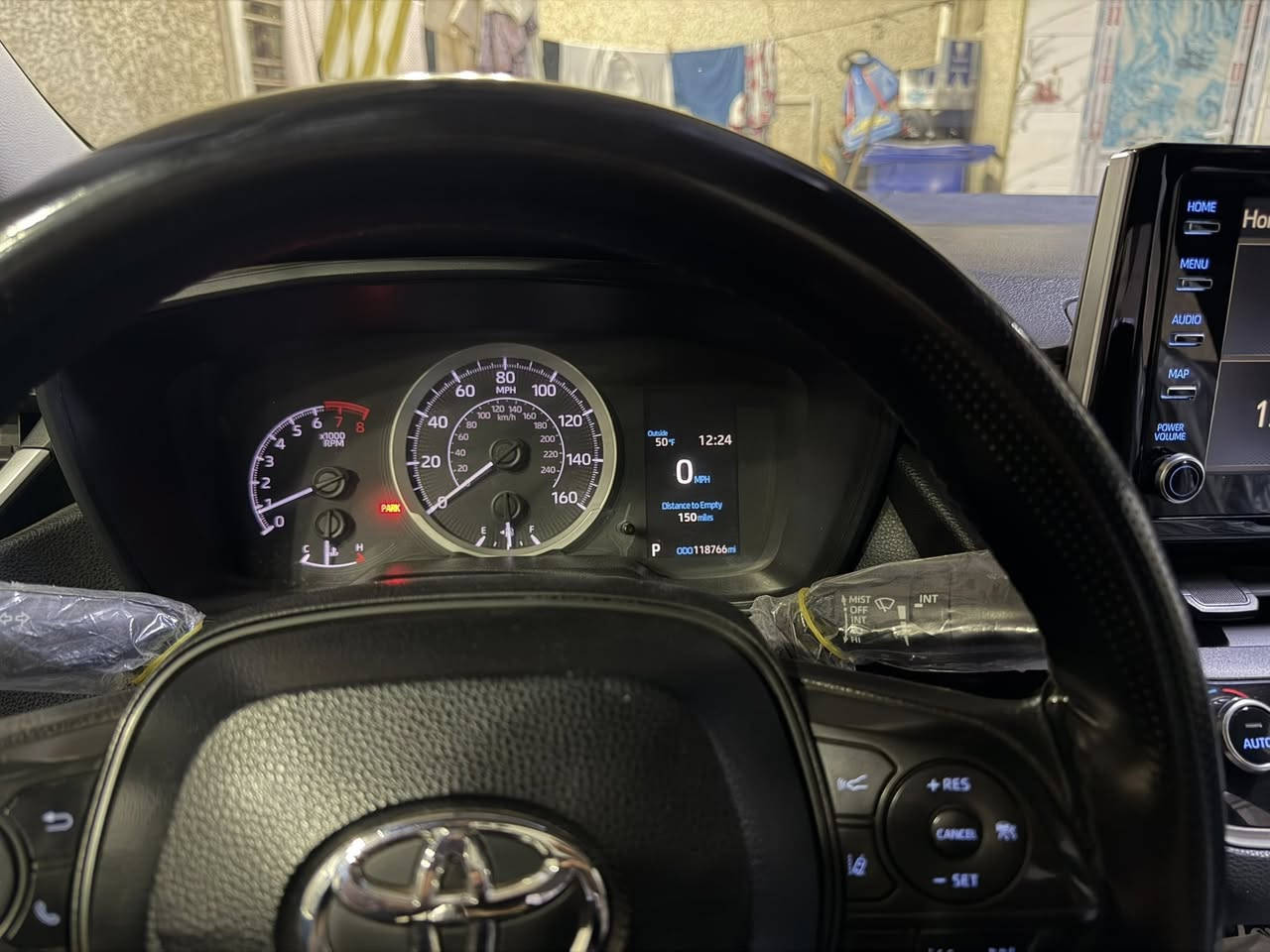 كورلا وارد امريكي Le موديل ٢٠٢٠
رقم بغداد باسمي تحويل مباشر
حادث طخات بسيطه بدون دواخل بدون ايرباك بدون تبديل اي قطعه 
مكان السياره بغداد حي اور 
السعر ١٣٣ ومجال بسيط
***********
