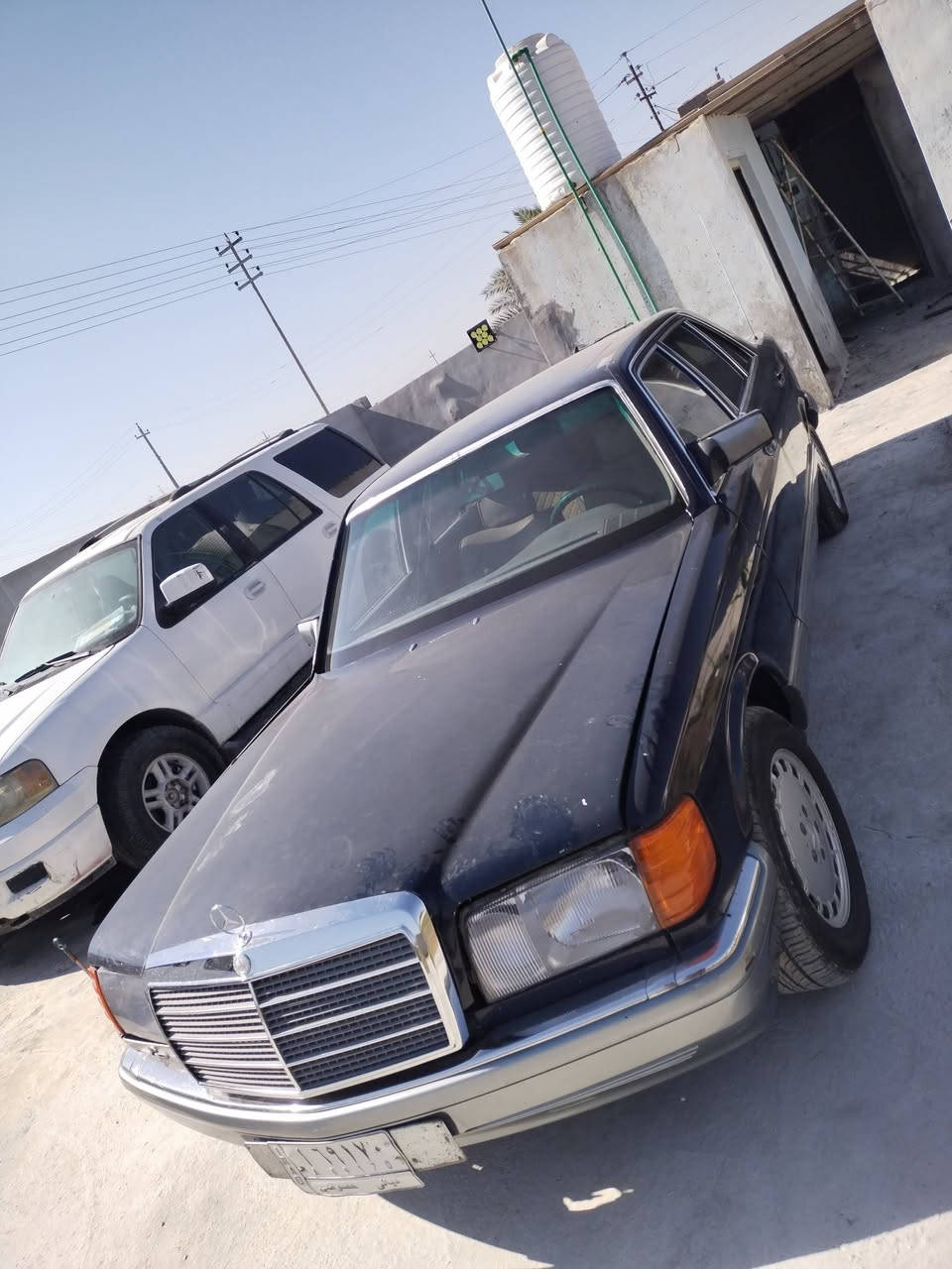 السلام عليكم
للبيع او مراوس 
مارسدس رئاسي 
مكينة كير ياباني ففتي كلش نضيفات 
شرط شلعه و معدل 
صدر امامي خلفي جديد 
تخم تايرات جديد 
باتري جديد 
قواعد الدبل بلاد 
ما بيها خياسات 
السيارة حلوه و نضيفه 
التبريد نقصه راديتر فقط 
بيها مكانات صبغ للجماليه 
شاشة كار بلي 
رقم ديالى مشروع وطني 
سنويه ما صاقطه
مكان السيارة بغداد 
***********
***********
