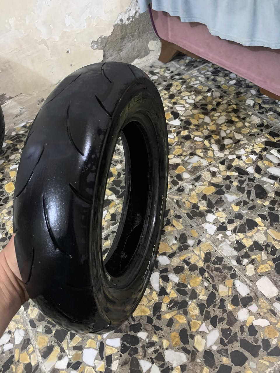 سلام عليكم تايرات للبيع جلاتين مال جيتي ار واحد عادي وياهن بس لتايرات للبيع ا


**إذا كنت صاحب هذا الإعلان وتريد حذفه لأي سبب، رجاءا أرسل رسالة إلى الدعم الفني**
