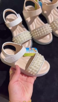 صندل بناتي • ٢١-٣٠ • أبيض بيجي