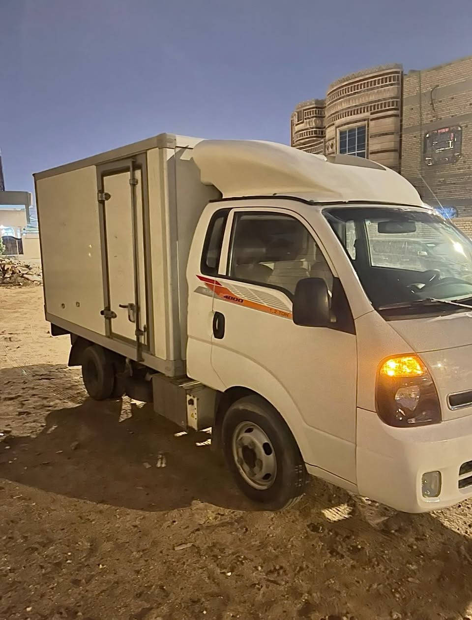 كيه بنكو براد 2018 فحل مفتوح 4000 وارد كوري يعني سرعه مفتوحه مو مقفوله ع 80 وتبريد ع كهرباء هم موجود بيها  مكينه كير  كشر كله مكفول شرط الفحص رقمها بغداد جاهزه لتحويل مكانها  بصره *********** سعرها 185 شراي يتصل
