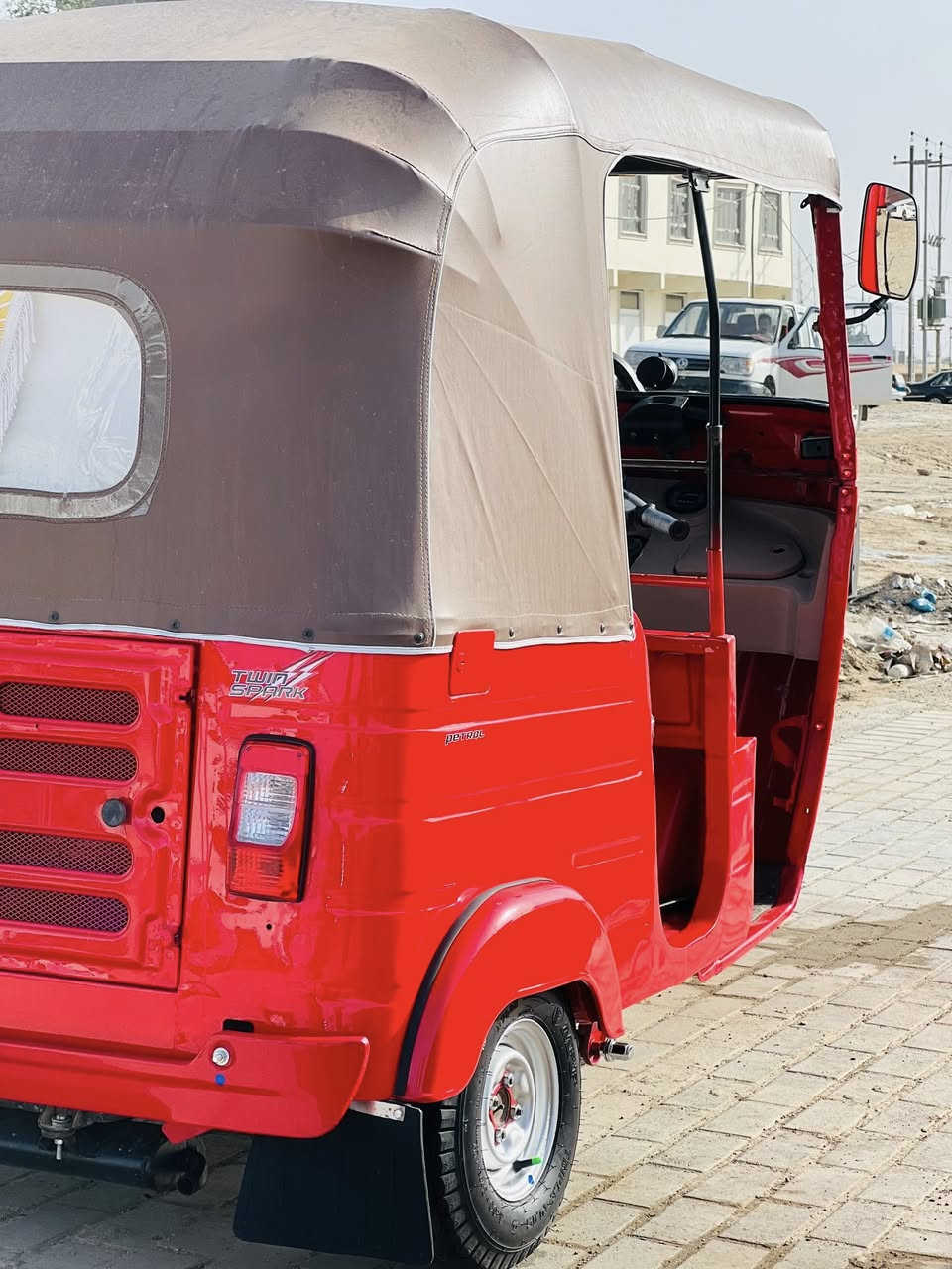 السلام عليكم تكتك موديل19رقم وسنويه انكليزي سنويه لل30مكينه كير خير من الله تخم تاير جديد دوشمه تفصال 
منضومه زنون كهربائيات كلها جديده دبلات خلفيه اماميه جديده التكتك كلها معمره تعمير درجه اولى السعر 6200 المكان واسط الصويره
للاستفسار
☎️***********
***********
