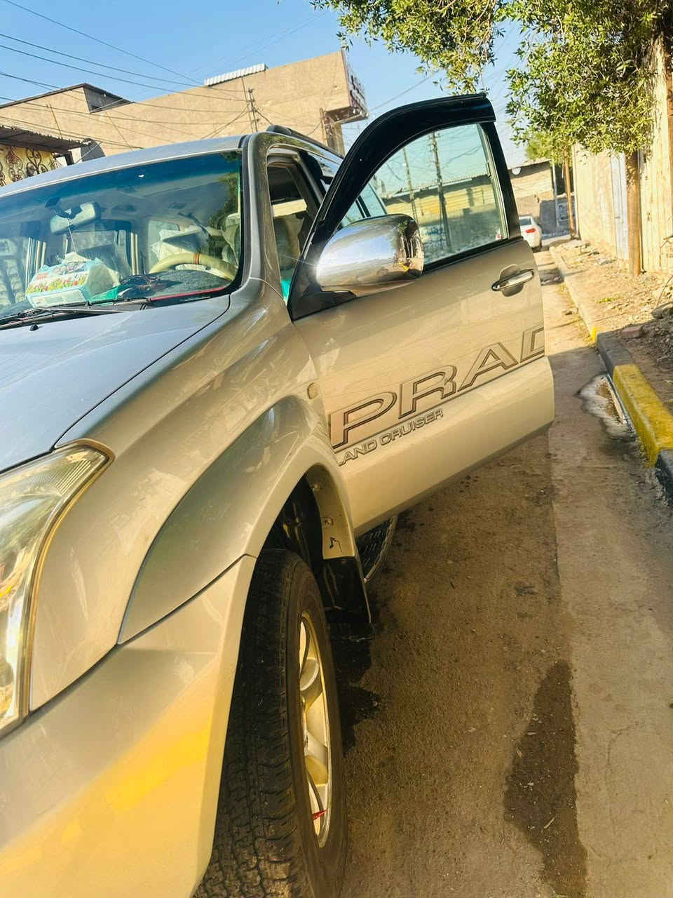 سلام عليكم برادو  البيع
موديل 2008
مكين6. 4000
دبل تانكي 
سبير تعليك
تحكم ستين
مكينة وكير  بلادي علا وضع الشركة 
سيارة بلادي علا وضع الشركة 
بصمة تشغيل عن بعد
3قطع تبريد 
سيارة 7راكب
السعر 160 وبيهة مجال 
الرقم بغداد
العنوان بغداد 
الستفسار
***********
