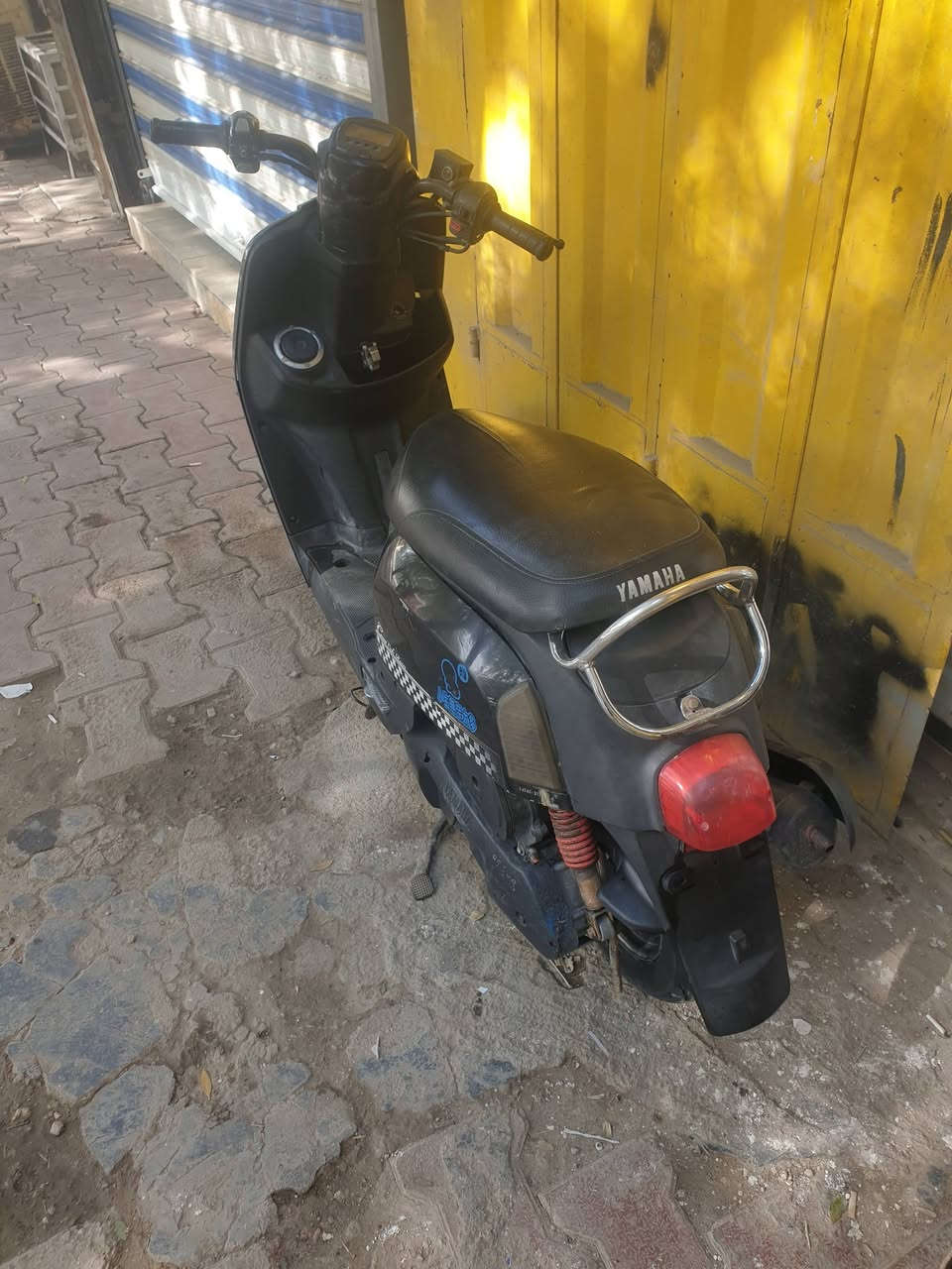 سلام عليكم دراجة بوليس نوزل قديم كلشي بيه شغال دراجه على وضعيت بلاد دراجه ختم واحد ويه مكنيه سعر ٧٥٠ وبيه مجال ***********
