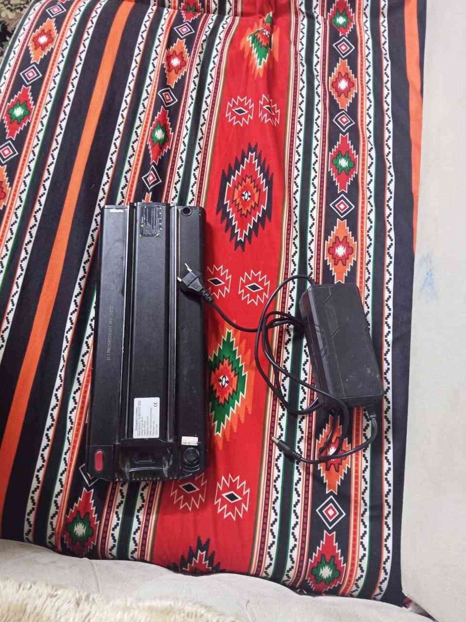 السلام عليكم بايسكل شحن للبيع سرعة 40 بي 9سرع عكرب الورة 7 نمر بريكات شغالة كهربائيات شغالة كلوبة والهورن مالتة البطارية ابد ممتعوبة وبي ستاند والشاحنة مال بطارية موجودة والبطارية بية قفل بلبايسكل البايسكل كلش عملي وحلو البايسكل يشتغل بس علسكليتر ويشتغل مساعد وية البايدر وتكدر تمشي بي بدون بطارية وبي مثبت سرعة  اعتازيت فلوس وداببعة اخذتة قبل شهرين ب800الف اريدة 375 وبي مجال بسيط المكان بغداد الطوبجي منطقة علي الصالح رقم الهاتف ***********
ملاحظة تاخذ علفحص البايسكل نضافة 95 بلمية
