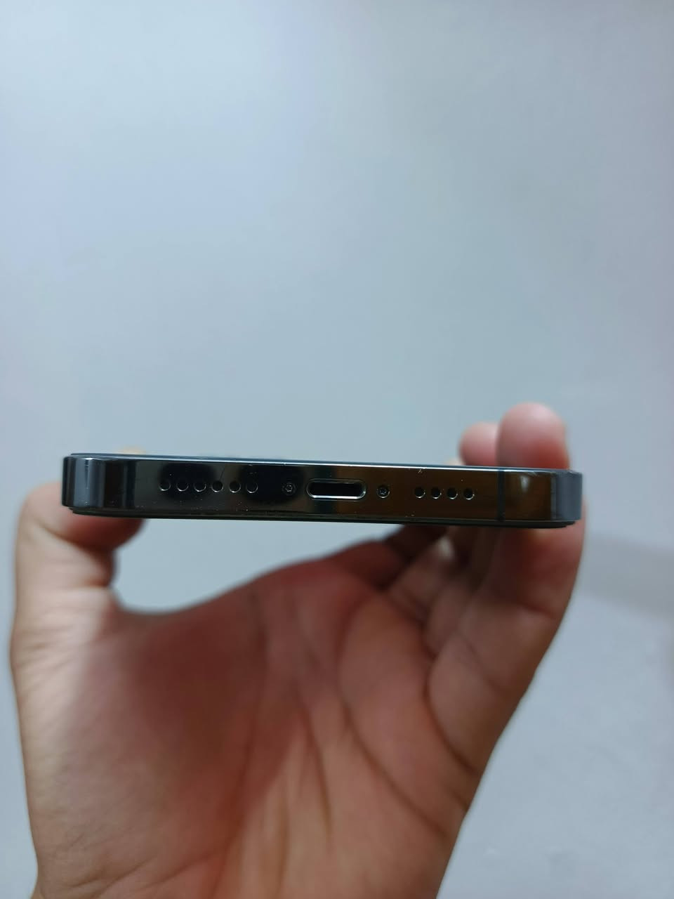 ايفون 12 ابرو ماكس للبيع جهاز مكسور ضهره وبي خط بل شاشه ‏‪***********‬‏
