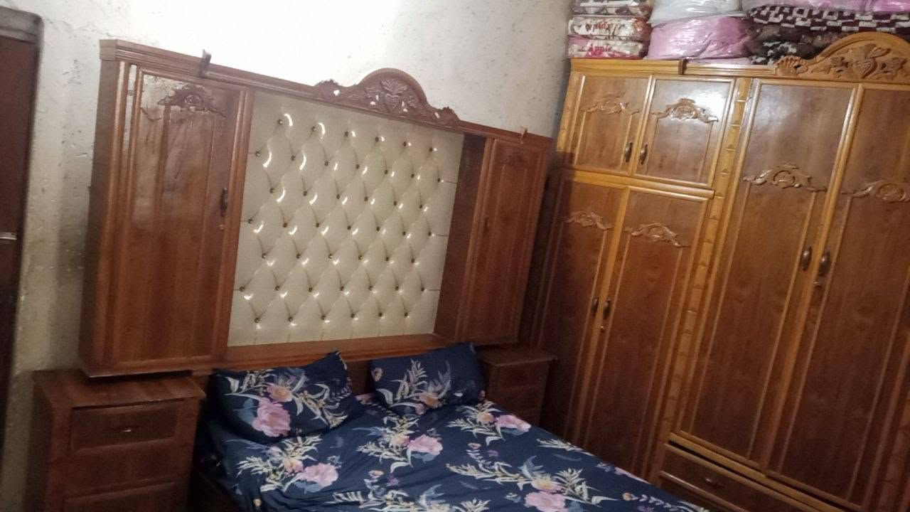 السلام عليكم غرفة للبيع بيه اضرار
السعر 650 وبيه مجال 
العنوان بابل شارع 60
للاتصال (‏‪***********‬‏)
