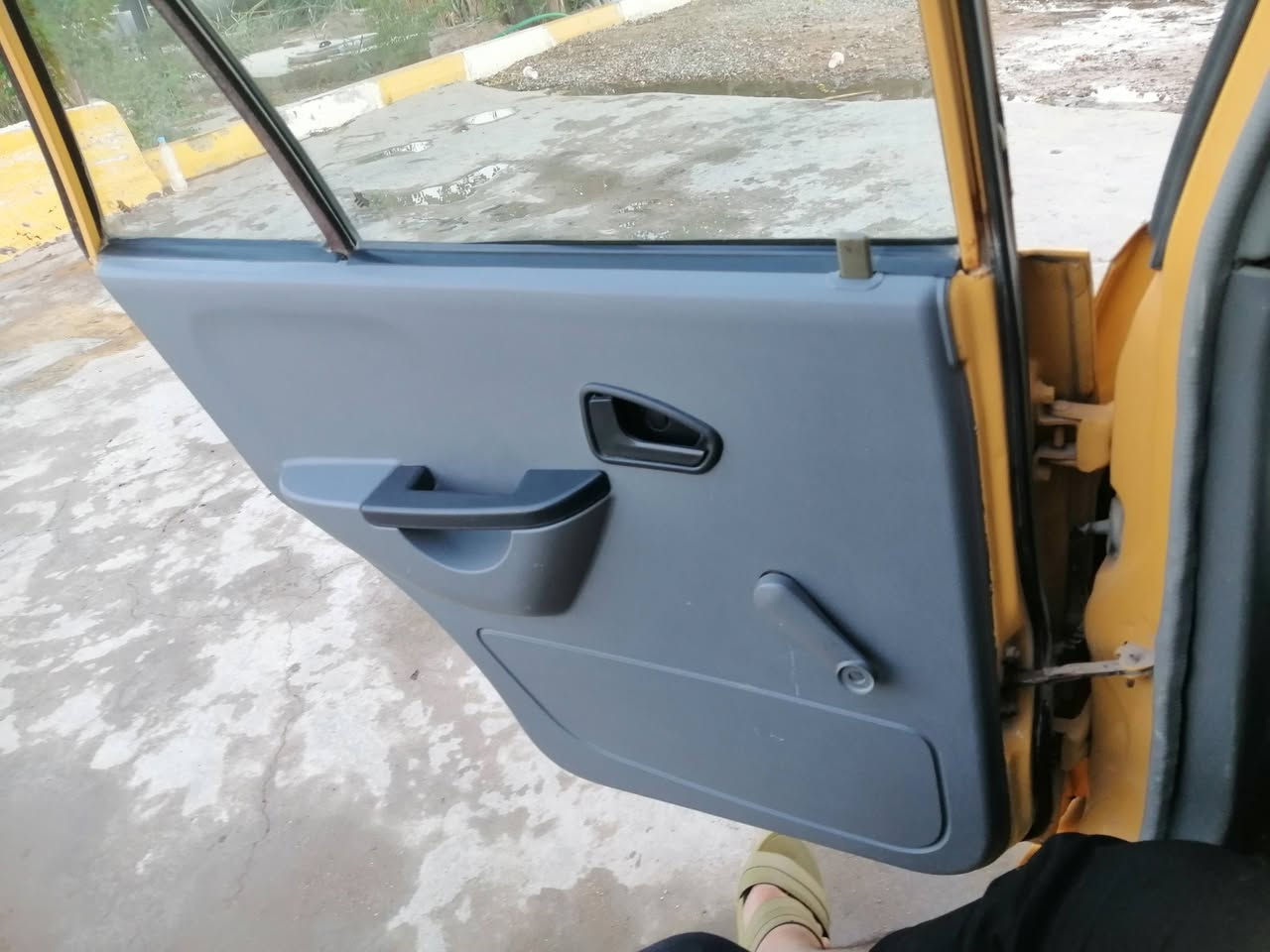 السلام عليكم
سايبه 12بأسمي رقمهه بابل السعر٣٠وبي مجال
***********،،،، السياره جاهزه ماناقصهه شي
مكاني ديوانيه
