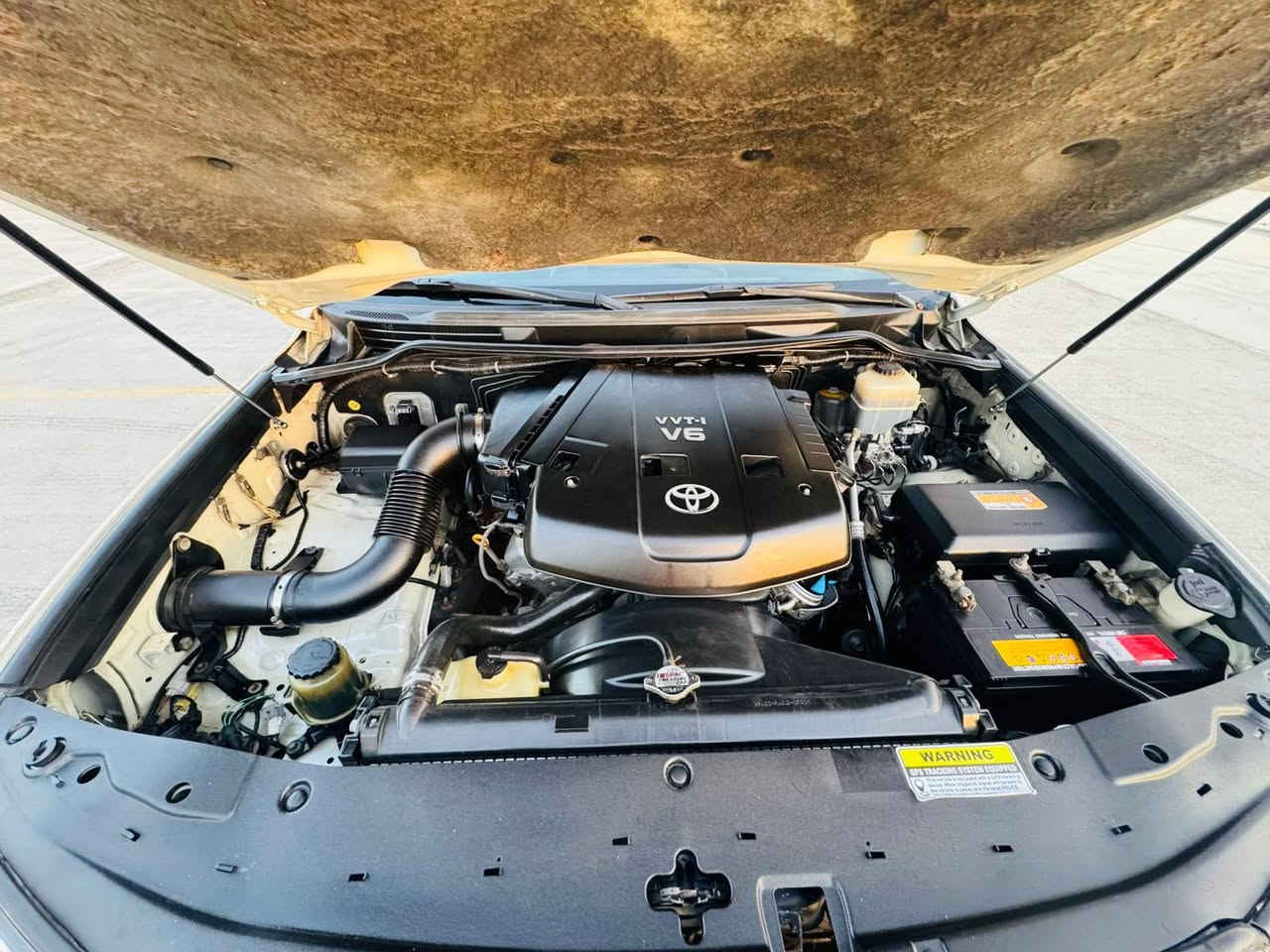 اللهم صلي على محمد وآل محمد
السلام عليكم رمضان كريم 
لاندگروز GX.R بريم موديل (2009)
رقم بغداد مشروع وطني 
السياره على وضع الشركه بالنسبه لموديلها 
استخدام على أيد وحده وبحاله جداً ممتازه 
فول مواصفات السياره 
فتحه 
بصمه 
شاشه عارض HD 
وباقي المواصفات المعروفه 
محرك V6 كفاله من الفتح 
كير ومحرك مكفولات 
تبريد شرط بحاله الوكاله 
حداده جديده امامي خلفي 
كل نقص ما بيها السياره جاهزه من كل شي 
بيها صبغ فقط جاملغات الاماميه مكان الاشاره فقط الباقي كفاله وتكحيل بالهلال الخلفي 
السعر ٢٦٠ 
مكاني ذي قار مركز 
رقم الهاتف *********** أنا خادمك
