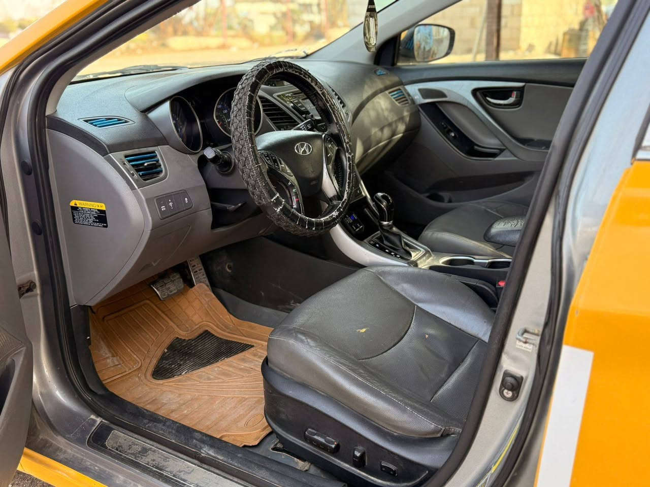 السلام عليكم النترا 2014 شكل 16 داخل وخارج فول مواصفات خنك  وارد أمريكي كلين بدون حادث صبغه أولى  كير مكينه حداديه خير من الله تبريد تدفئه خير من الله السعر 105 وبيه مجال مكان كربلاء طويريج لتواصل ***********
