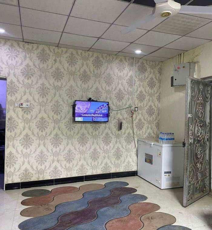 شقه وقف سني 80م
فوق الارضي من بعدها سطح غرفتين وصاله. مطبخ وصحيات 
طويسه مجاور كوفي كيف للاسفسار***********
