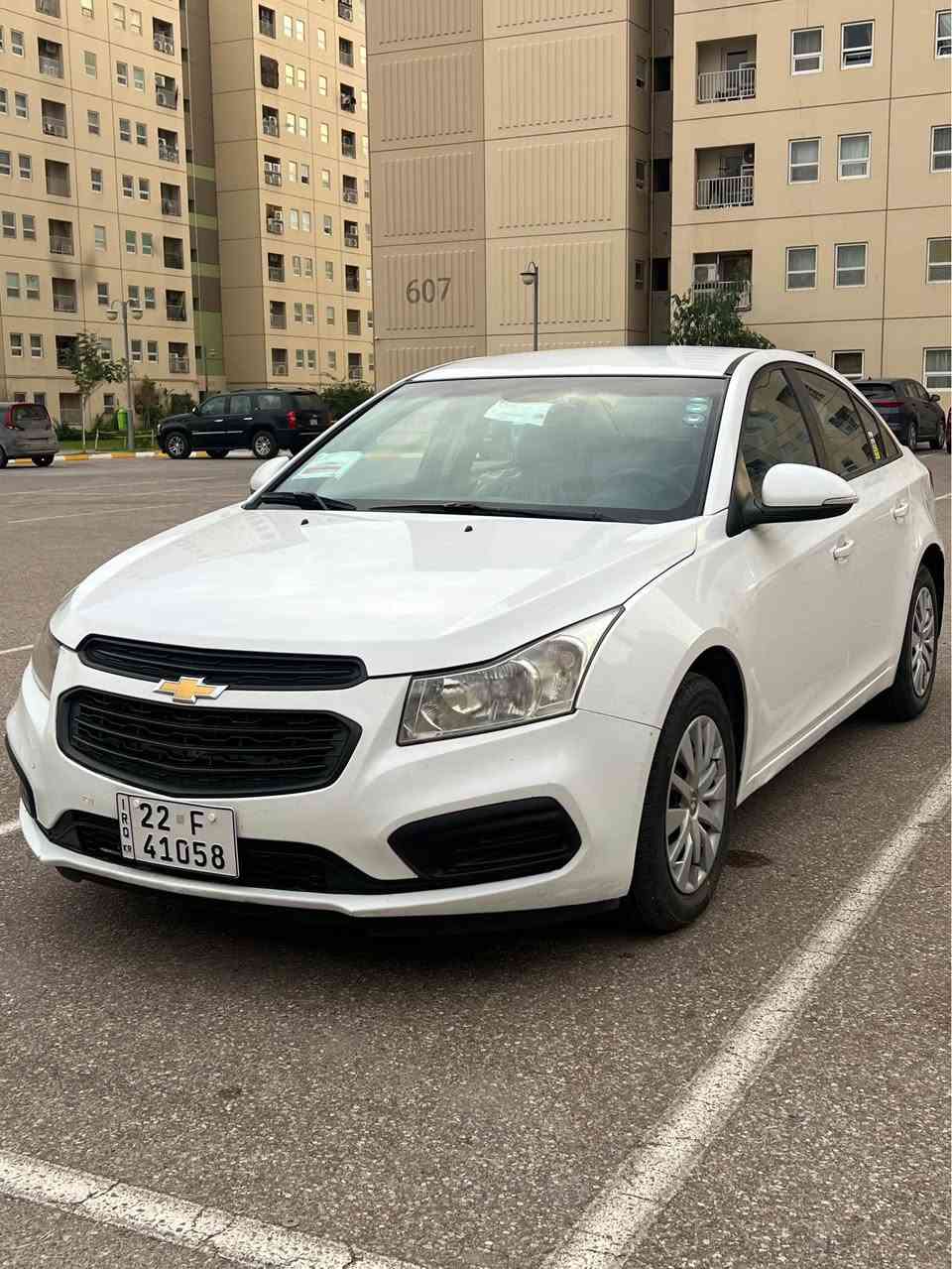 السلام عليكم 
شوفرليت كروز موديل 2016 خليجي 
رقم اربيل الجديد بأسمي تحويل 
مكفوله من الضربه والصبغ والبارد 
ماشيه 126 الف كيلو متر 
سياره جاهزه اي نقص مابيها 
تخم تاير صدر امامي خلفي 
ولا گلوب مشتغل بالدشبول 
وجه المكينه مفتوح فقط 
مكان السياره بسمايه او الكراده 
السعر 100 ورقه 
رقم الهاتف *********** بغداد, العراق
