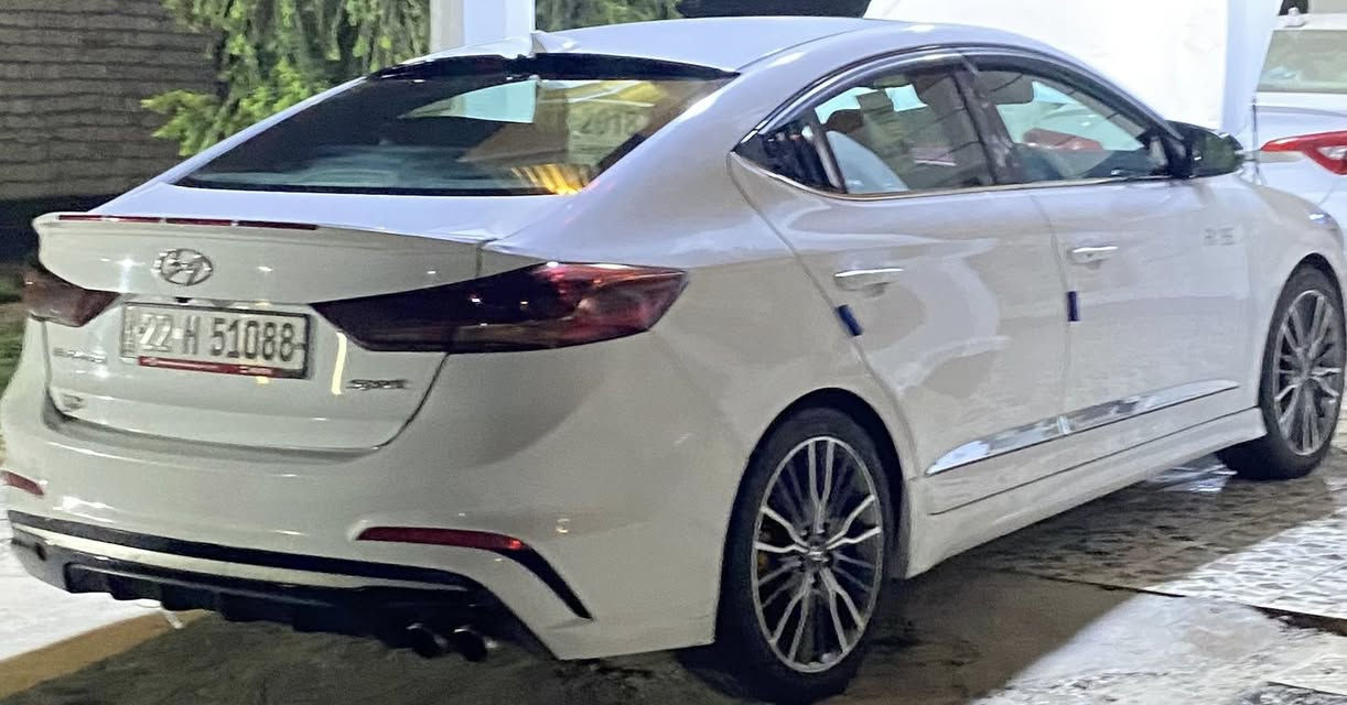 النترا 2018 سبورت 
وارد امريكي  
محرك ١٦٠٠ تيربو 
كير عادي واوتو 7 نمر 
اكزوز رياضي بلادي
مواصفات ١/١ :
بصمة تشغيل وبيبان وصندوك 
كشنات حضن جلد مختومه sport 
تدفئة كشنات 
دشبول كاربون فايبر 
سلايد روف
لايت زينون  
بك لايت لد بلادي 
ويل كب ١٨ كروم بلادي 
مرآة تعتيم ذاتي 
اشاير بلمري 
رادار نقطة عمياء 
تحكمات ستيرن 

ستيرن حرف D 
شفتات بلستيرن 
رقم اربيل 
ماشيه ميل 106
وارد امريكي

***********
